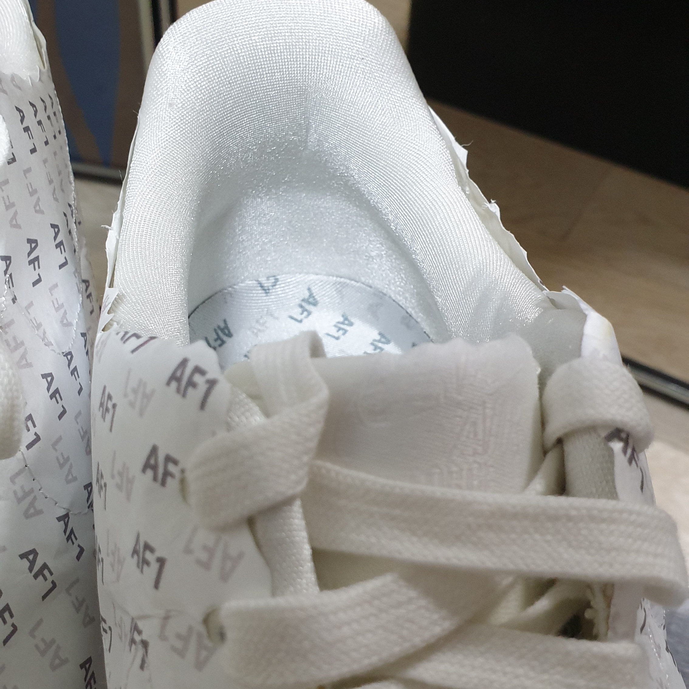 Nike Air Force 1 '07 LV8 Timeless Classic 착용 스타일 - 3