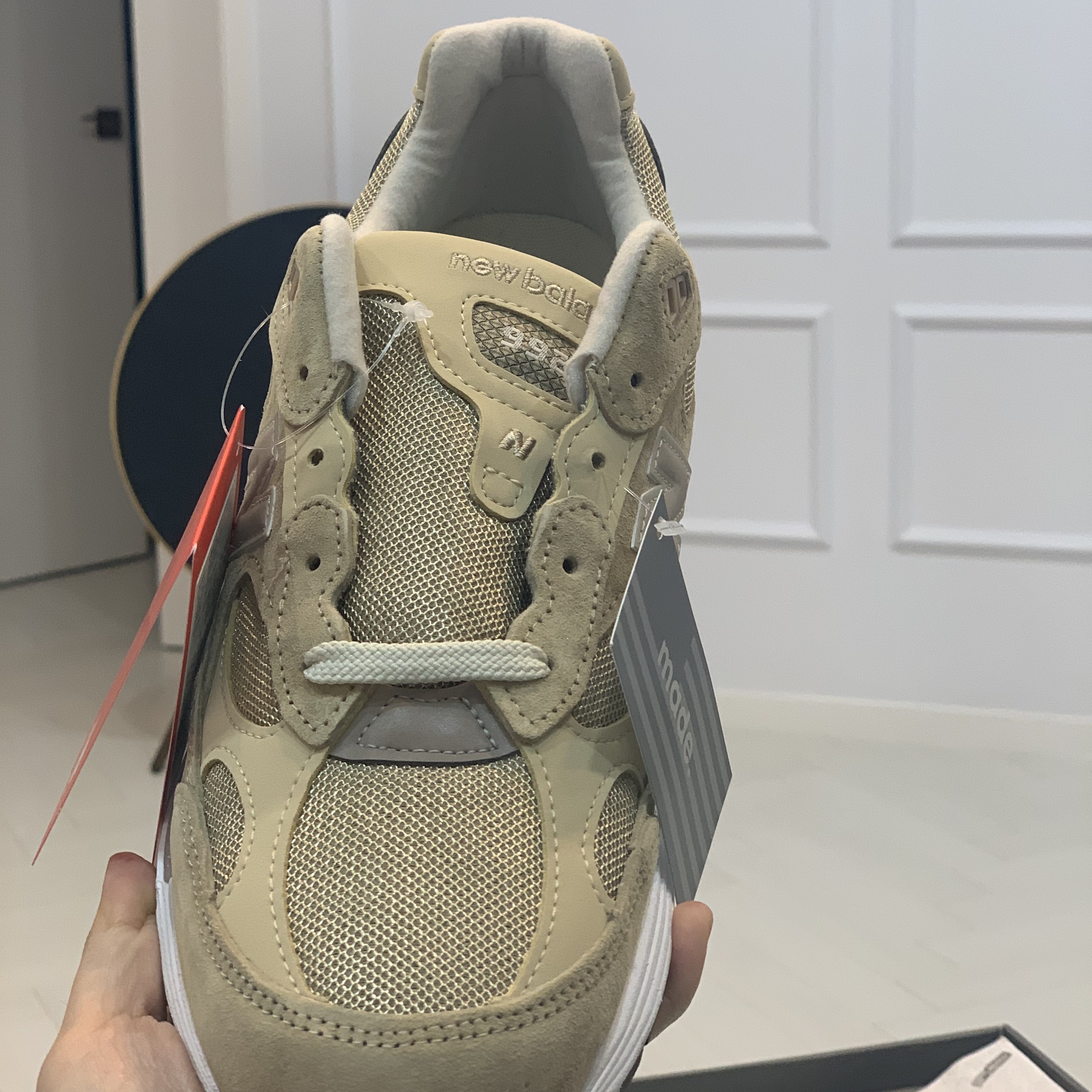 New Balance 992 Made in USA Tan 착용 스타일 - 2