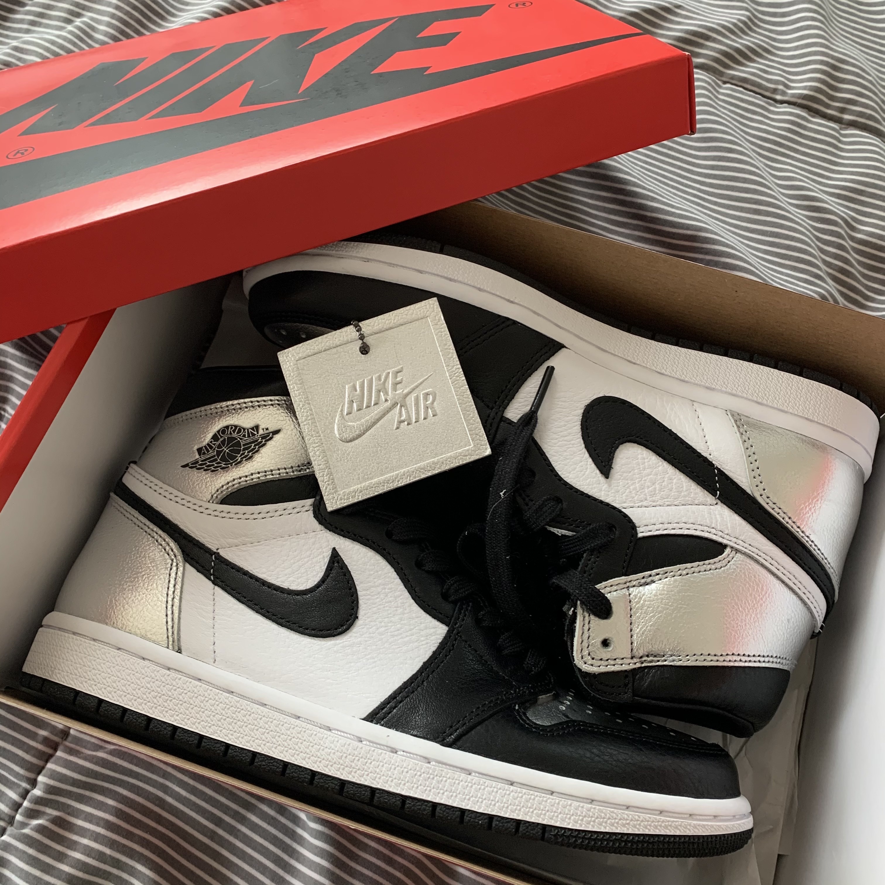 (W) Jordan 1 Retro High OG Silver Toe 착용 스타일
