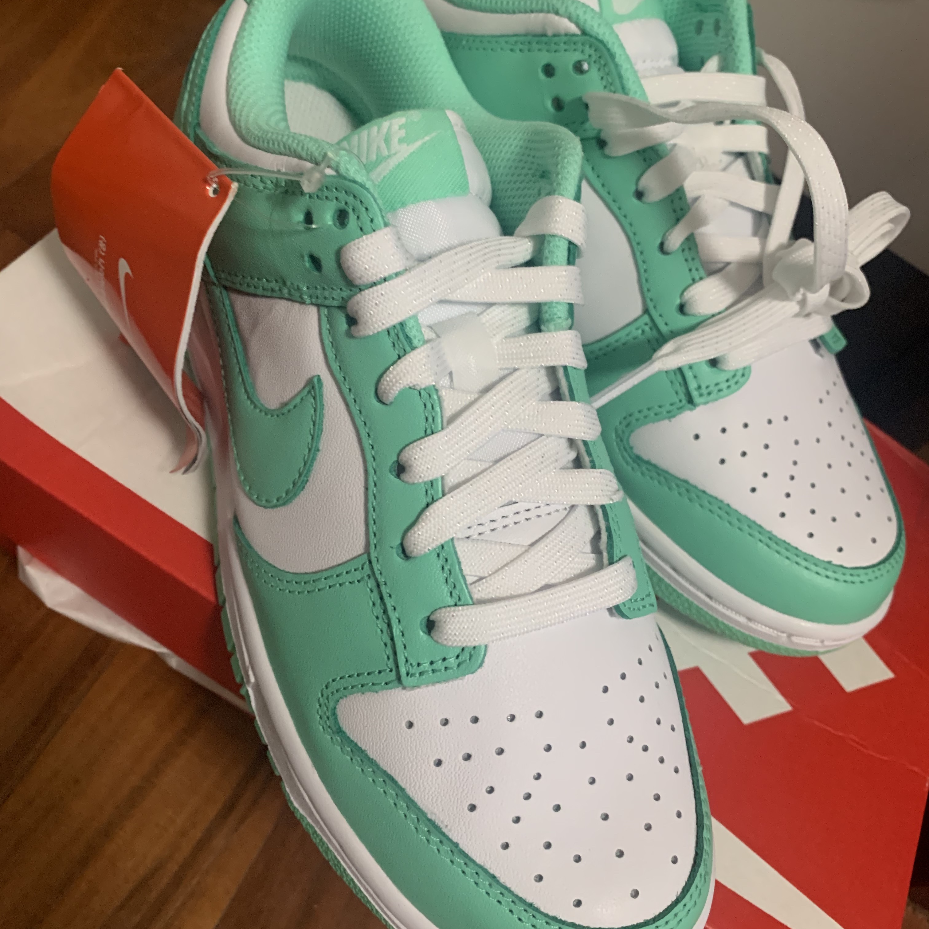 (W) Nike Dunk Low Green Glow 착용 스타일 - 3