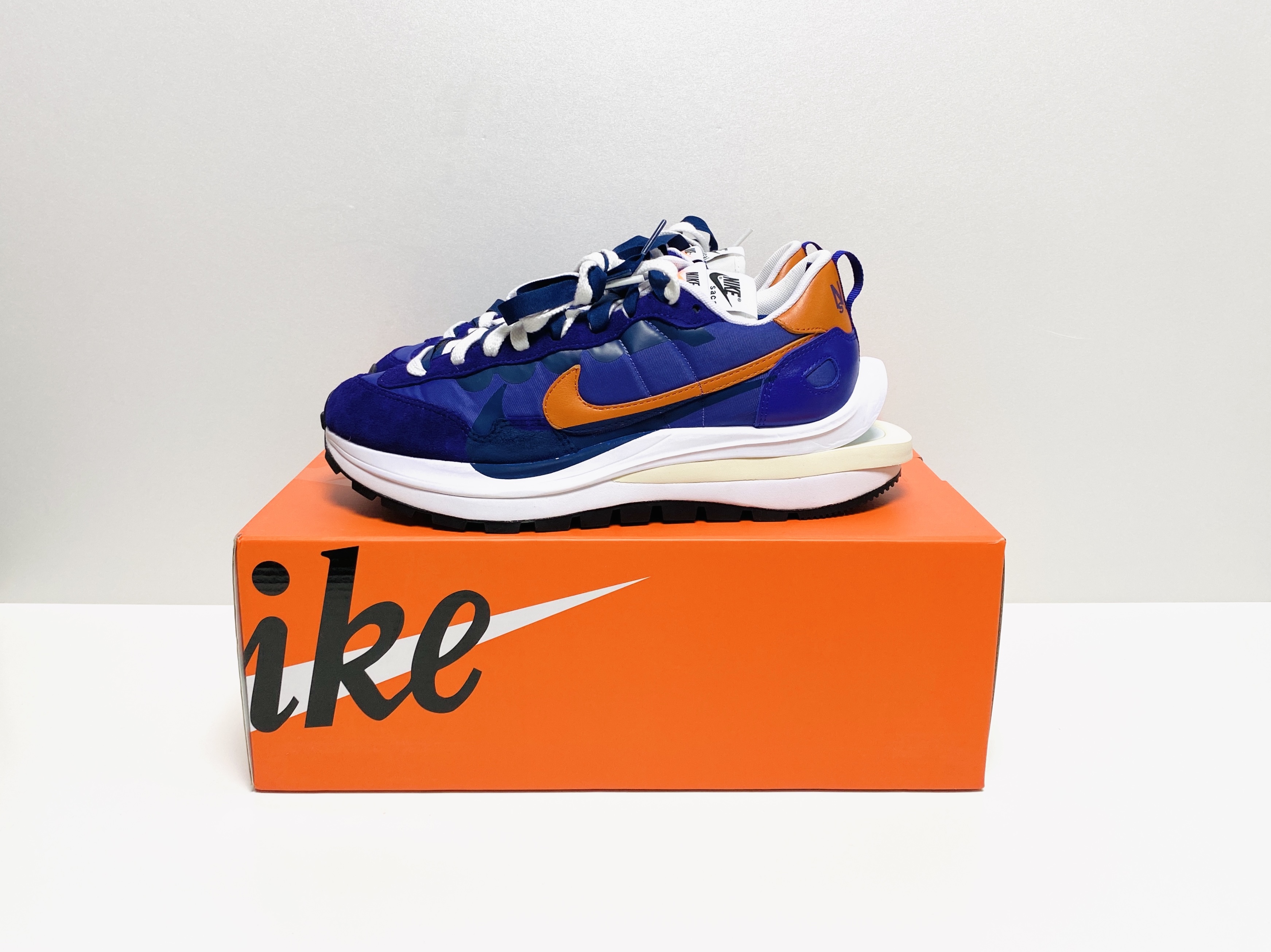 Nike x Sacai VaporWaffle Dark Iris 착용 스타일 - 1
