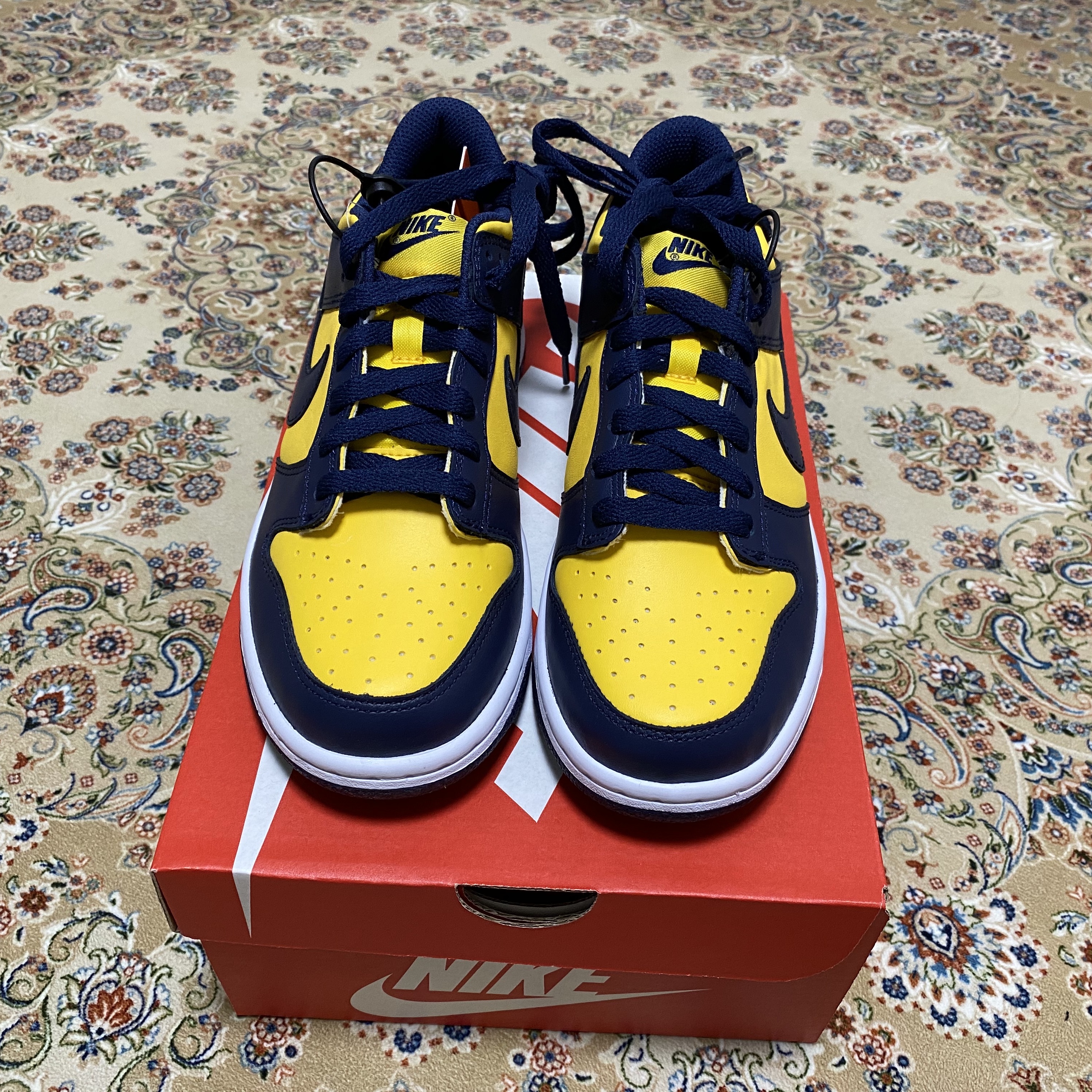 (GS) Nike Dunk Low Varsity Maize 착용 스타일 - 3
