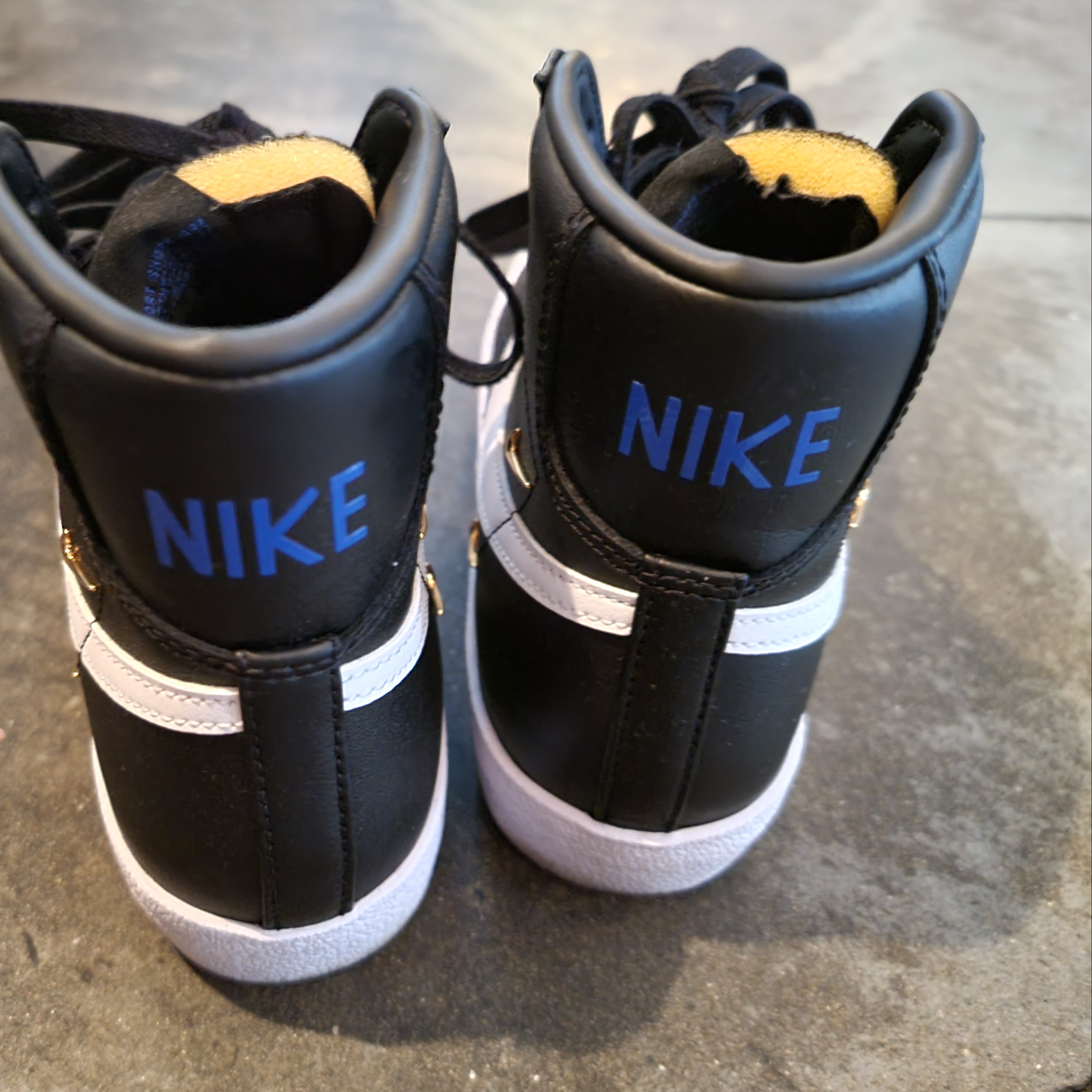 (W) Nike Blazer Mid '77 SE Gold Luxe 착용 스타일 - 3
