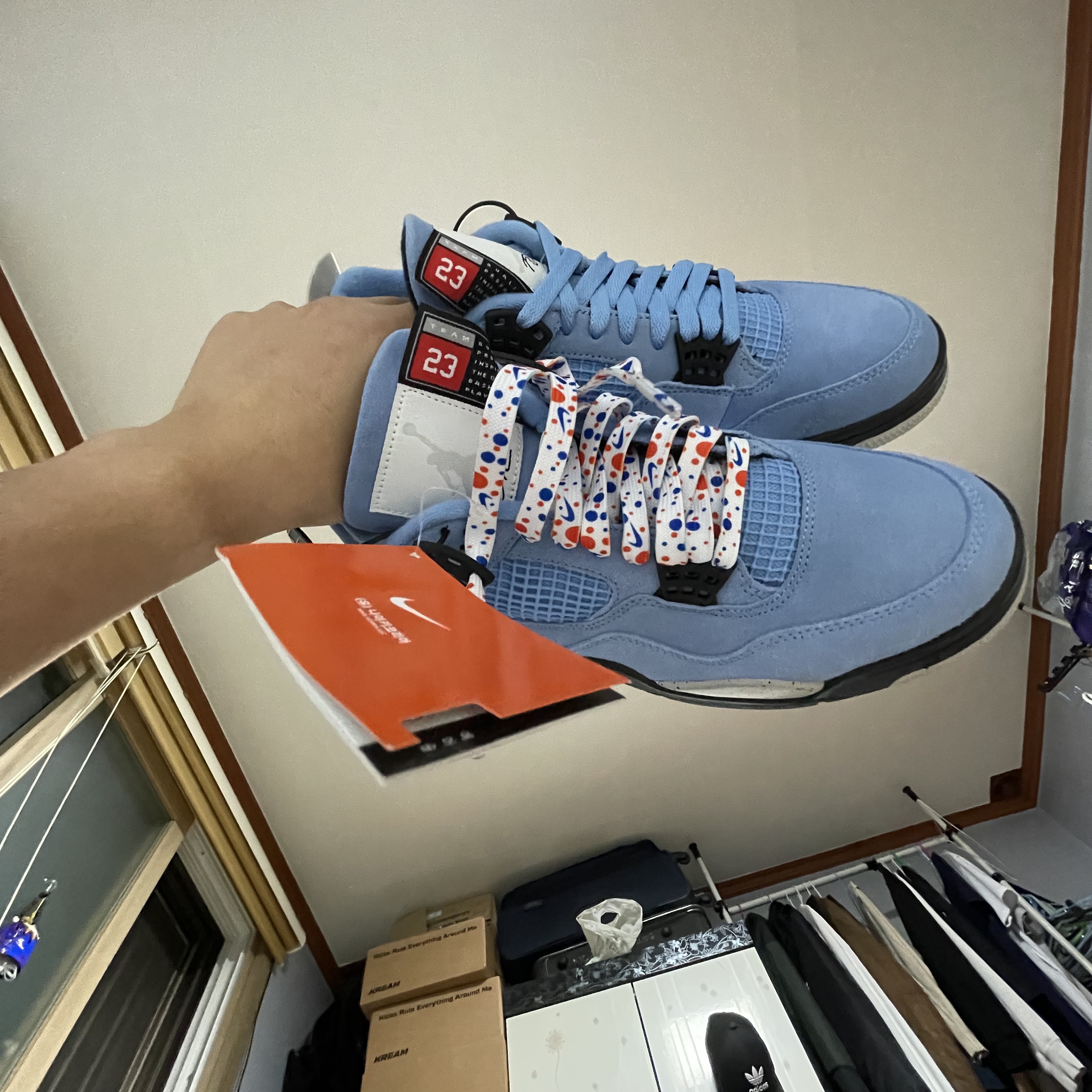 Jordan 4 Retro University Blue 착용 스타일