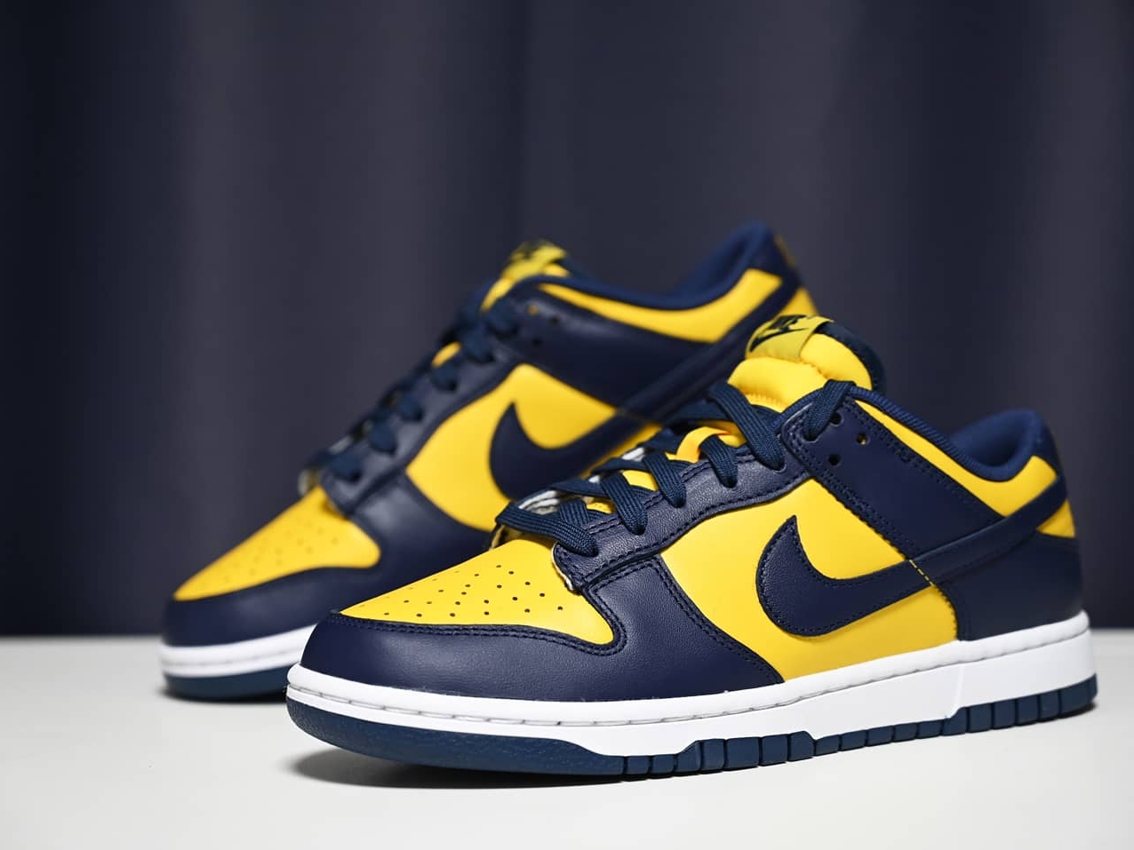 Nike Dunk Low Retro Varsity Maize 착용 스타일 - 2