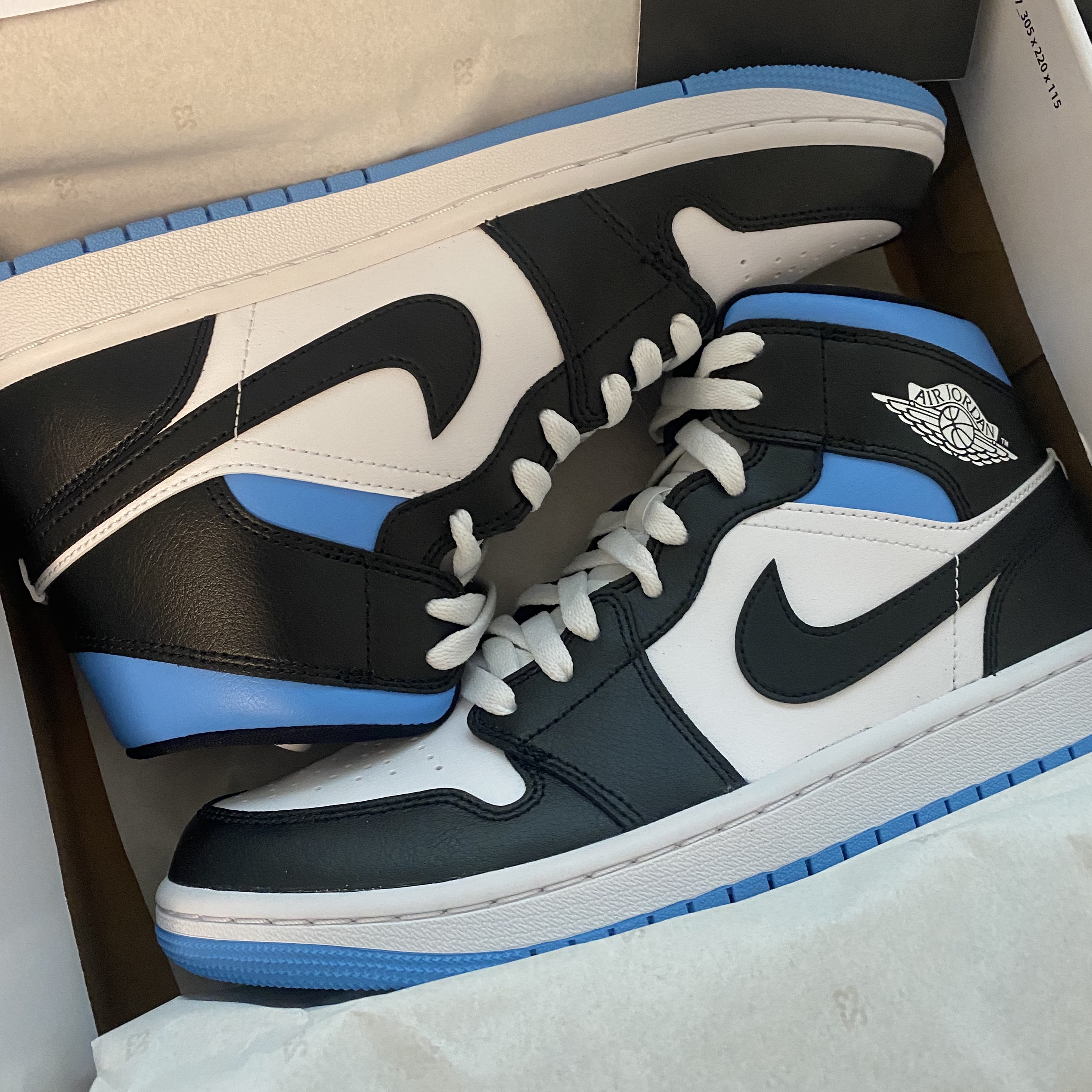 (W) Jordan 1 Mid White Black University Blue 착용 스타일