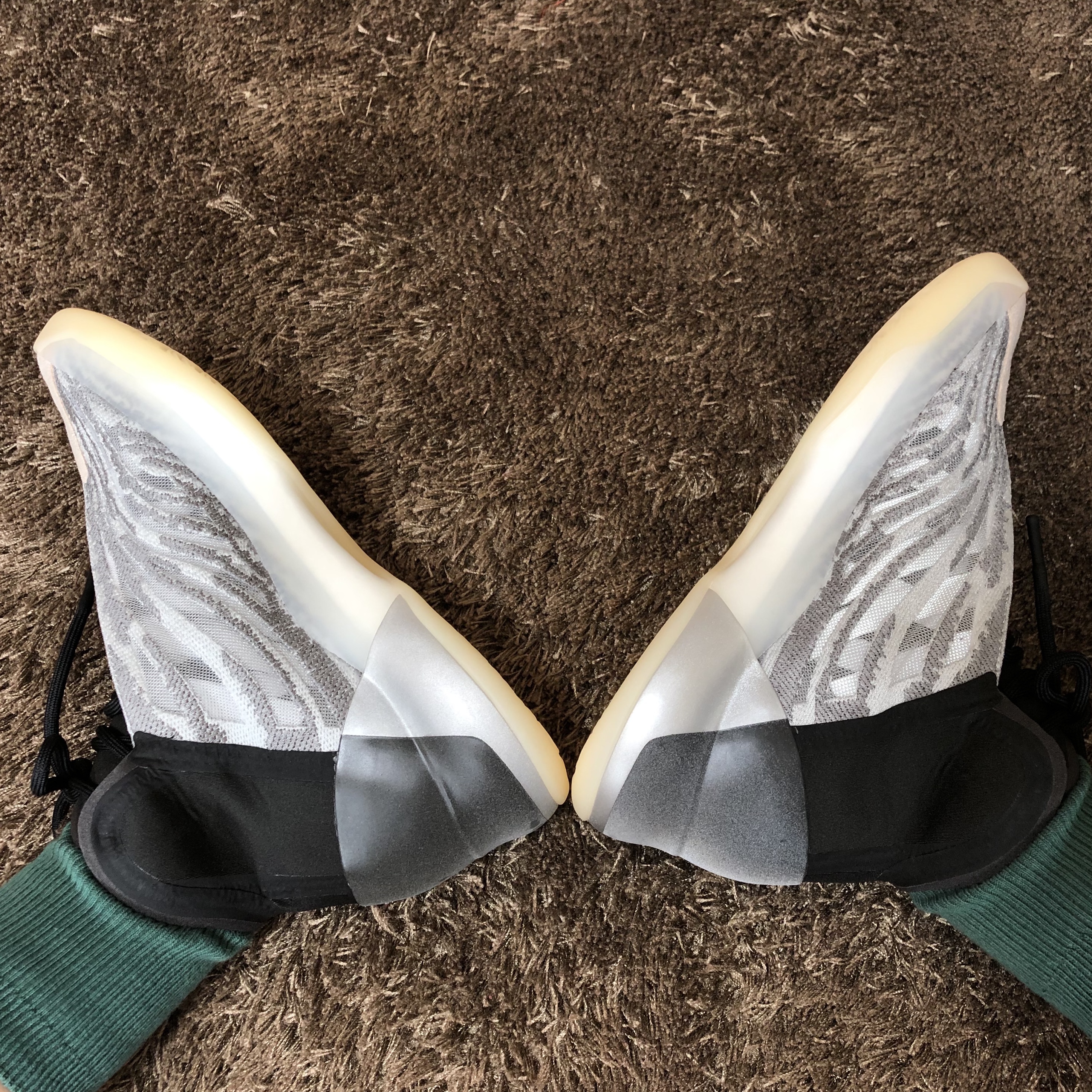 Adidas Yeezy QNTM Lifestyle 착용 스타일 - 1