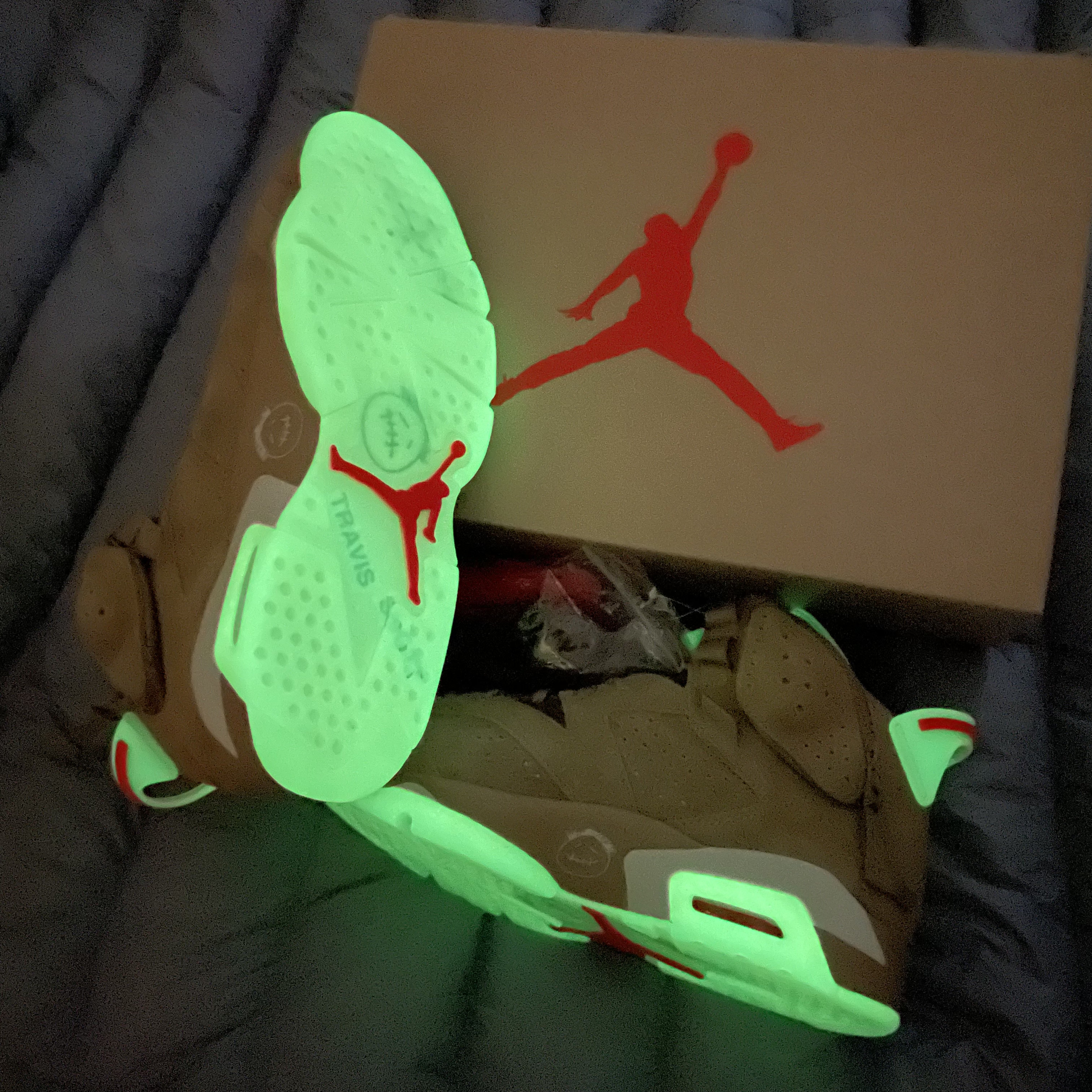 Jordan 6 x Travis Scott Retro SP British Khaki 착용 스타일