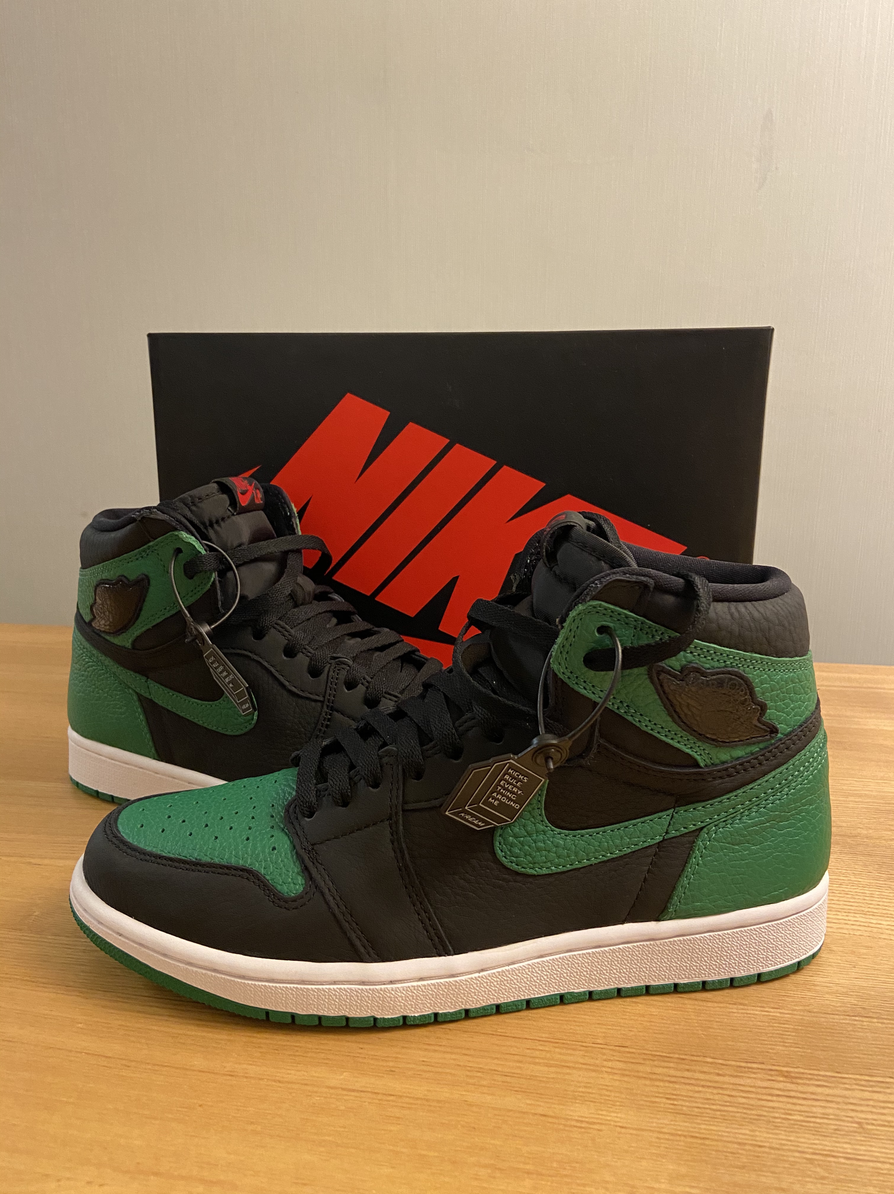 Jordan 1 Retro High OG Pine Green Black 착용 스타일 - 2