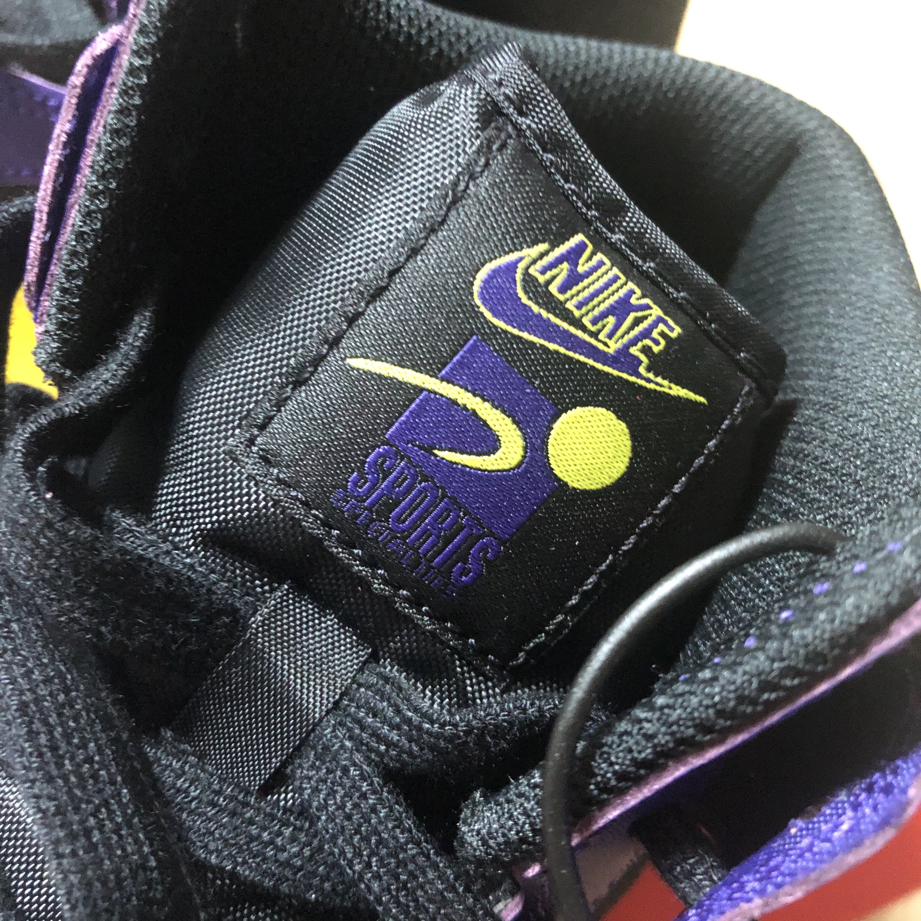 Nike Dunk High PRM EMB Court Purple 착용 스타일 - 5