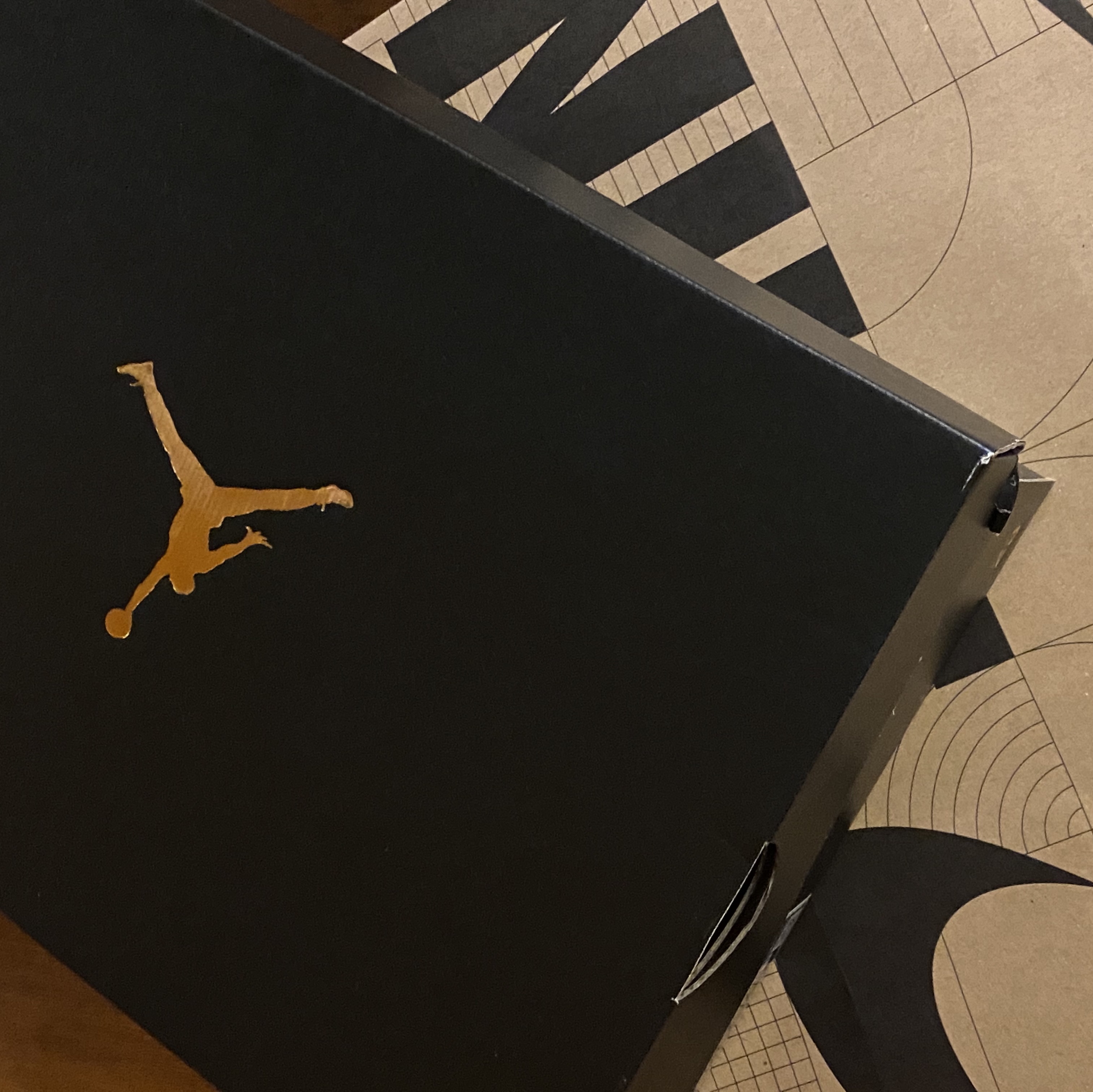 Jordan 1 Mid Gym Red Black White 착용 스타일 - 2