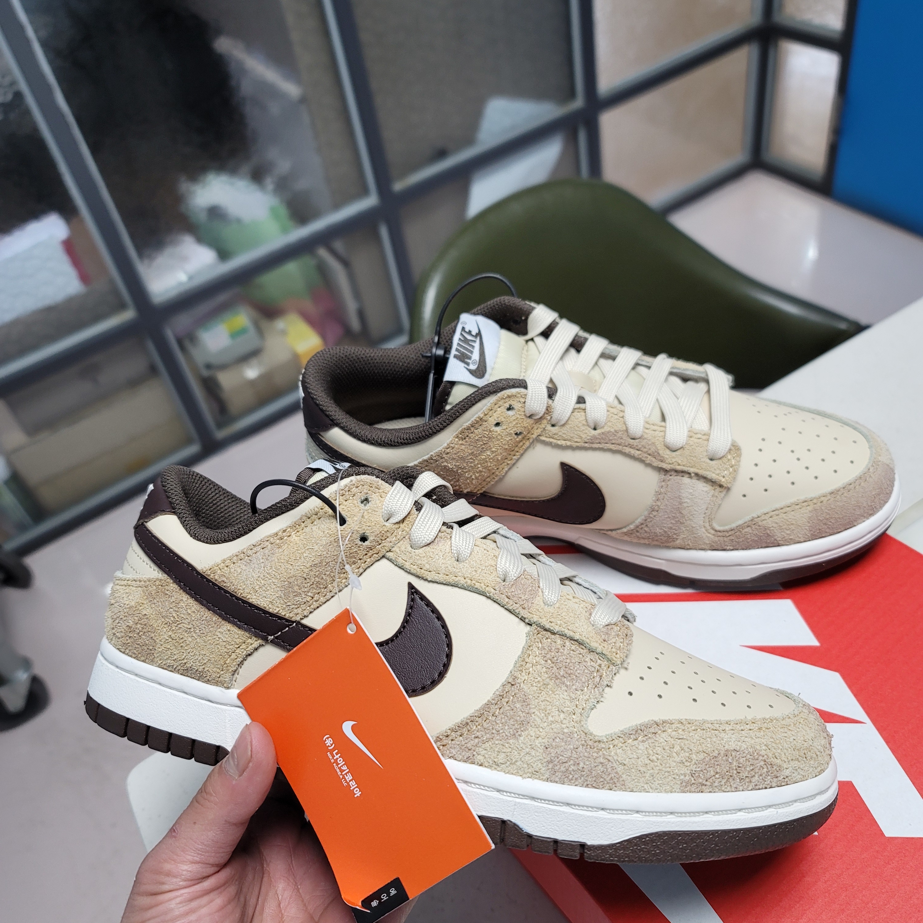 Nike Dunk Low Retro PRM Cheetah 착용 스타일