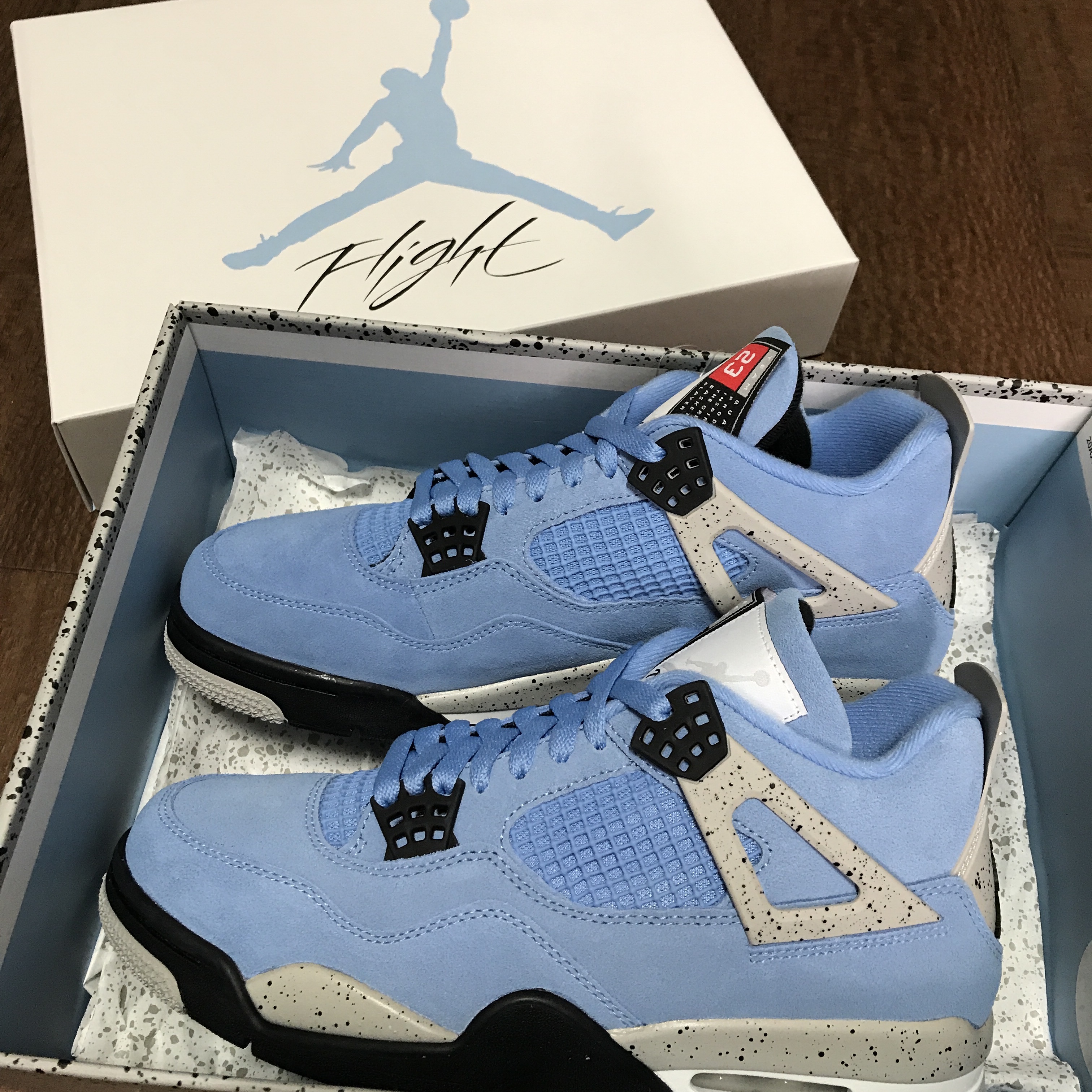 Jordan 4 Retro University Blue 착용 스타일