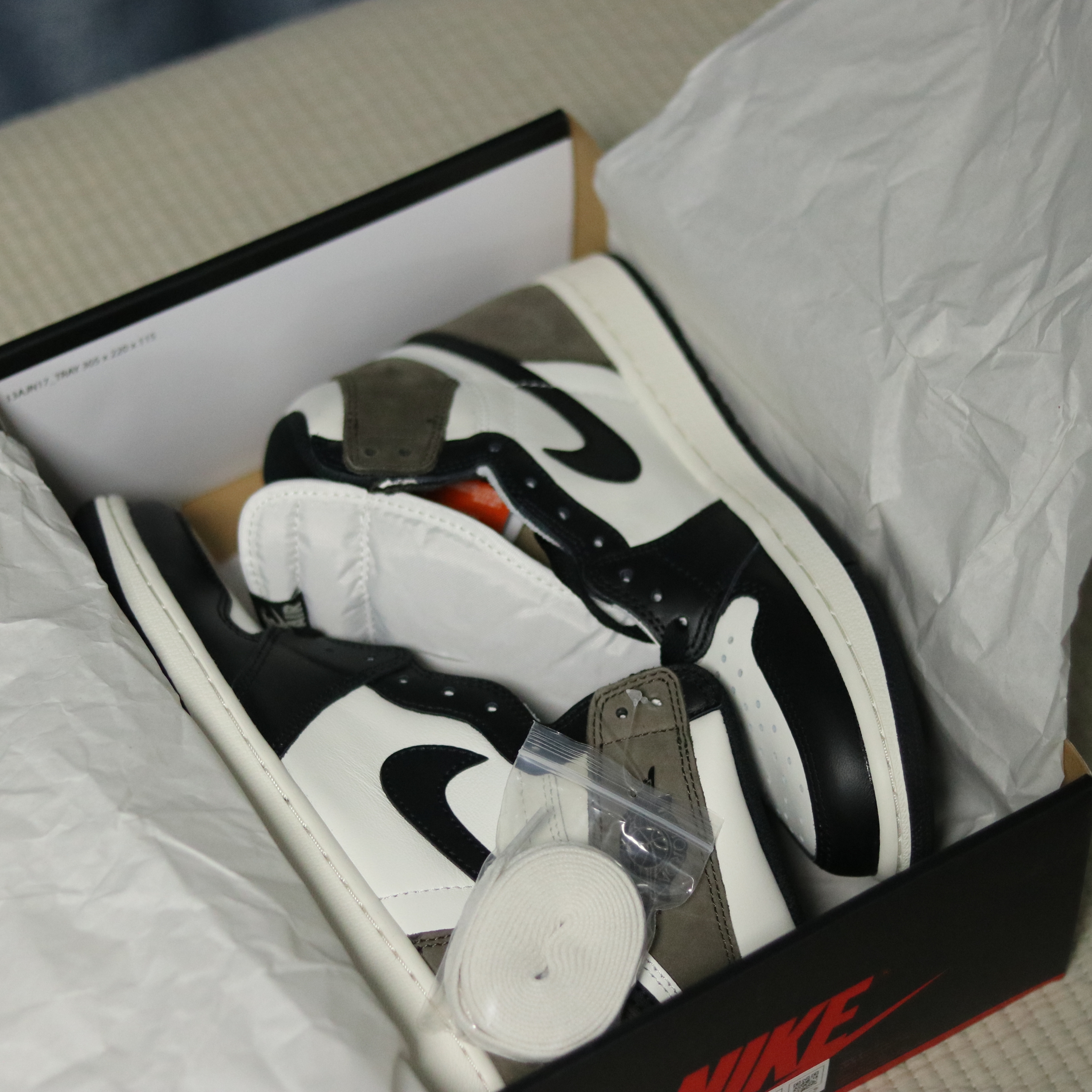 Jordan 1 Retro High OG Black Mocha 착용 스타일