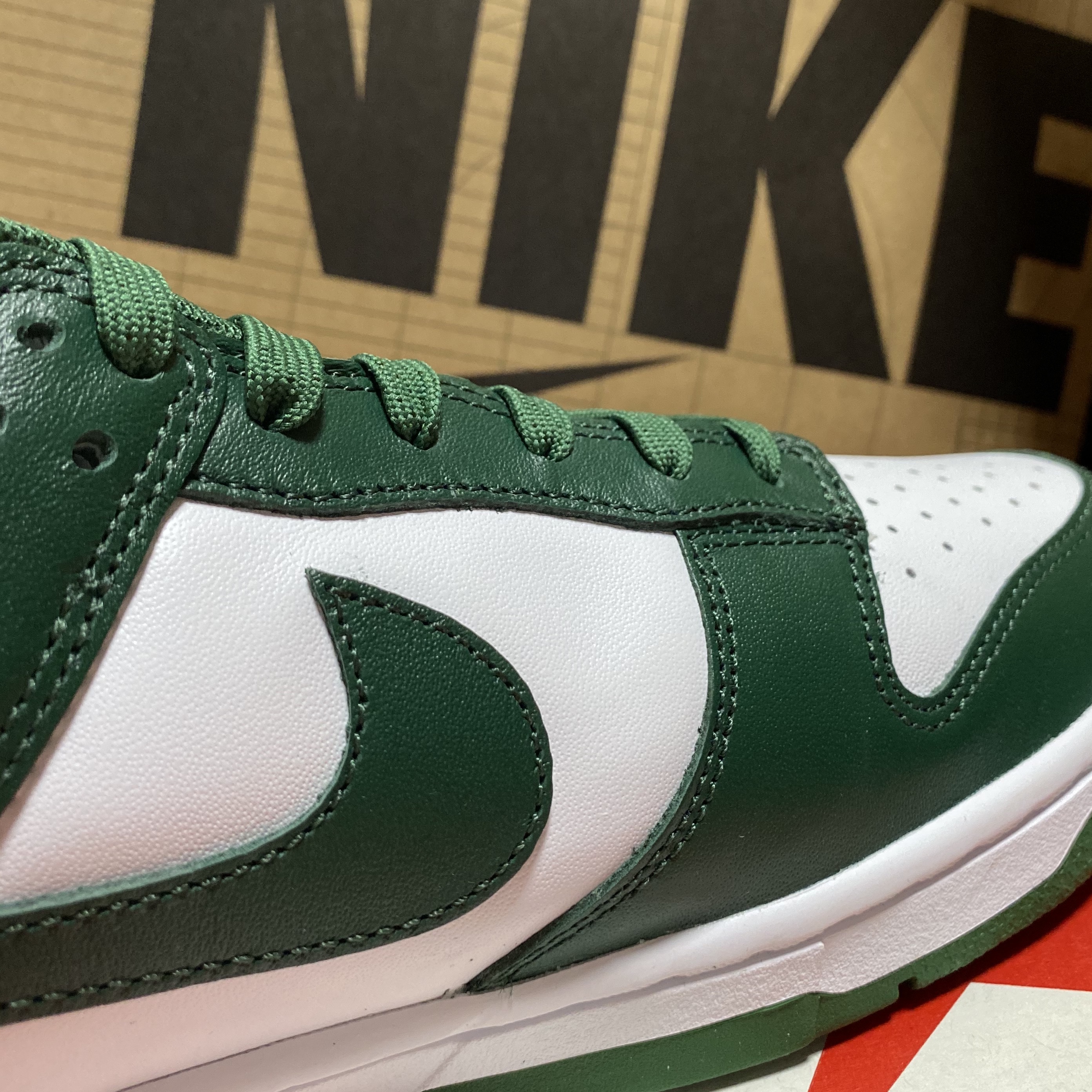 Nike Dunk Low Retro Varsity Green 착용 스타일 - 2