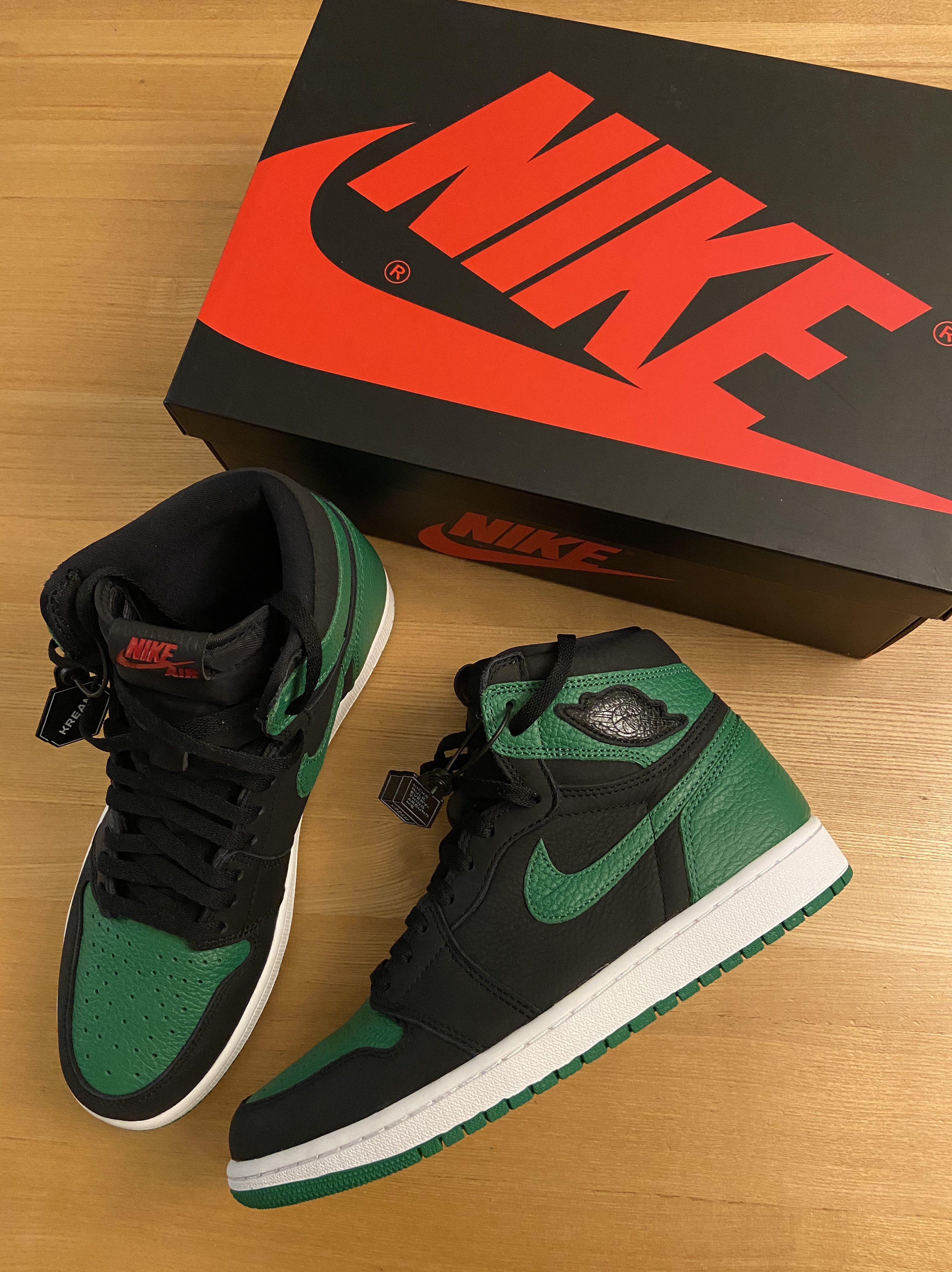 Jordan 1 Retro High OG Pine Green Black 착용 스타일 - 1