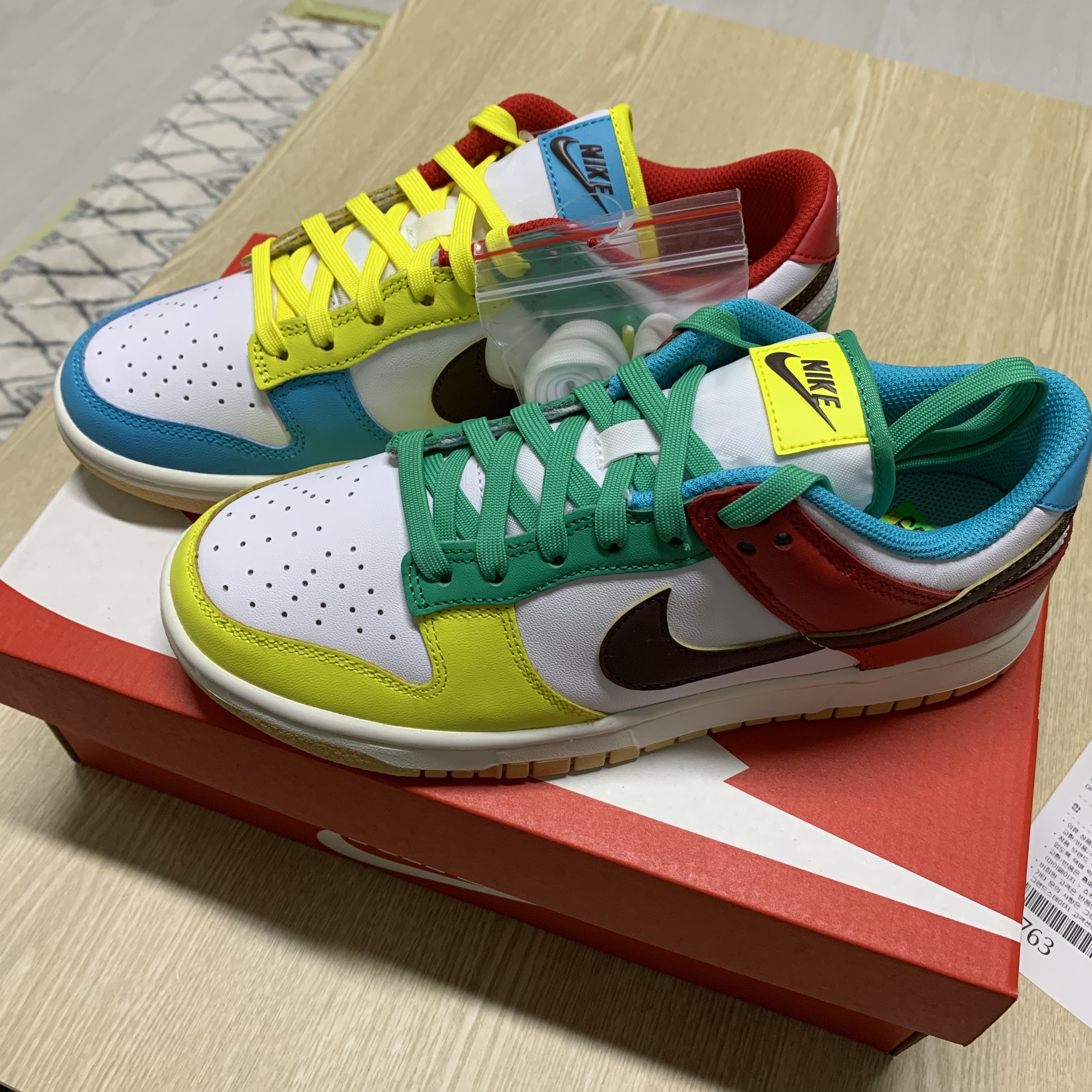 Nike Dunk Low SE Free.99 White 착용 스타일 - 1