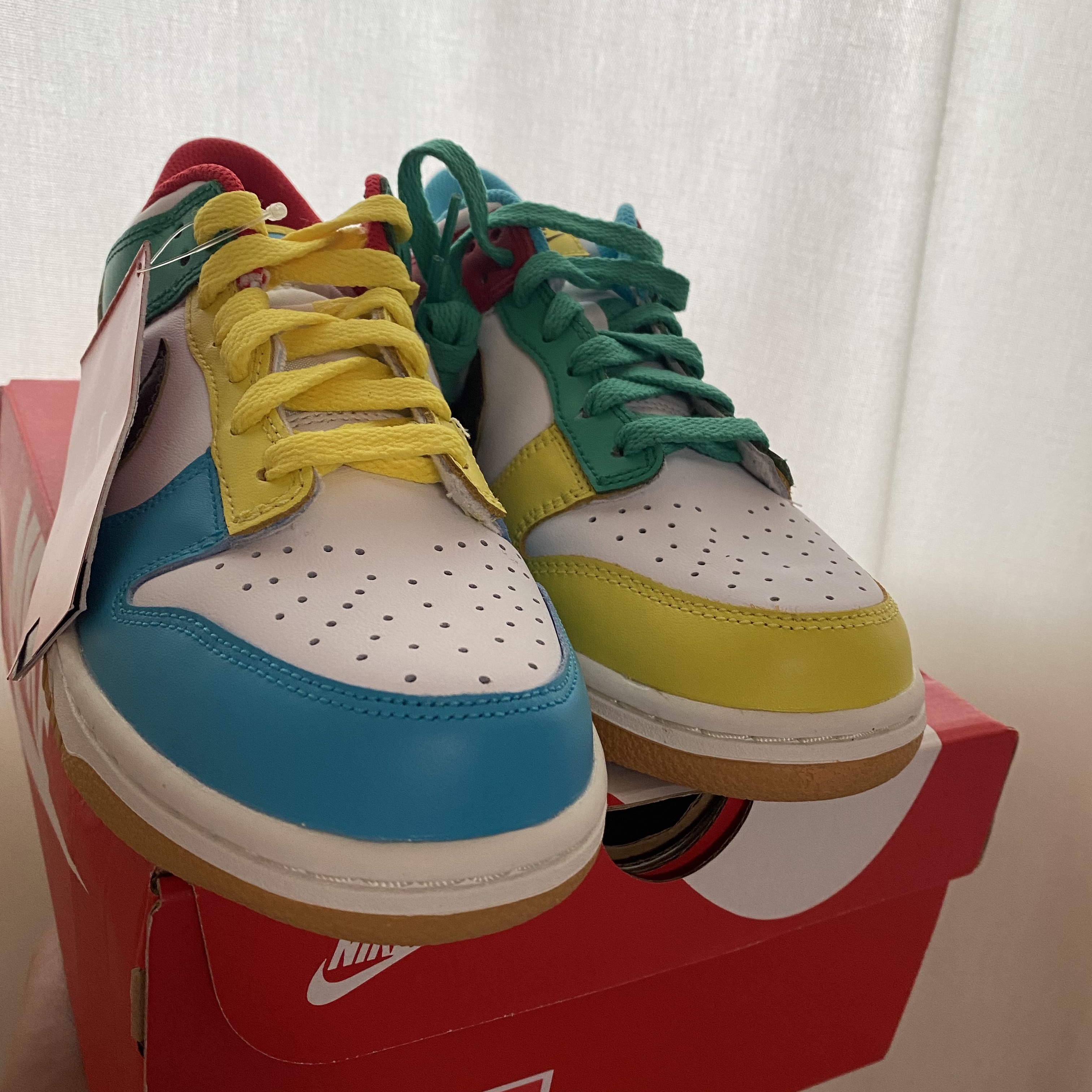 Nike Dunk Low SE Free.99 White, (GS) Nike Dunk Low SE Free.99 White 착용 스타일 - 2