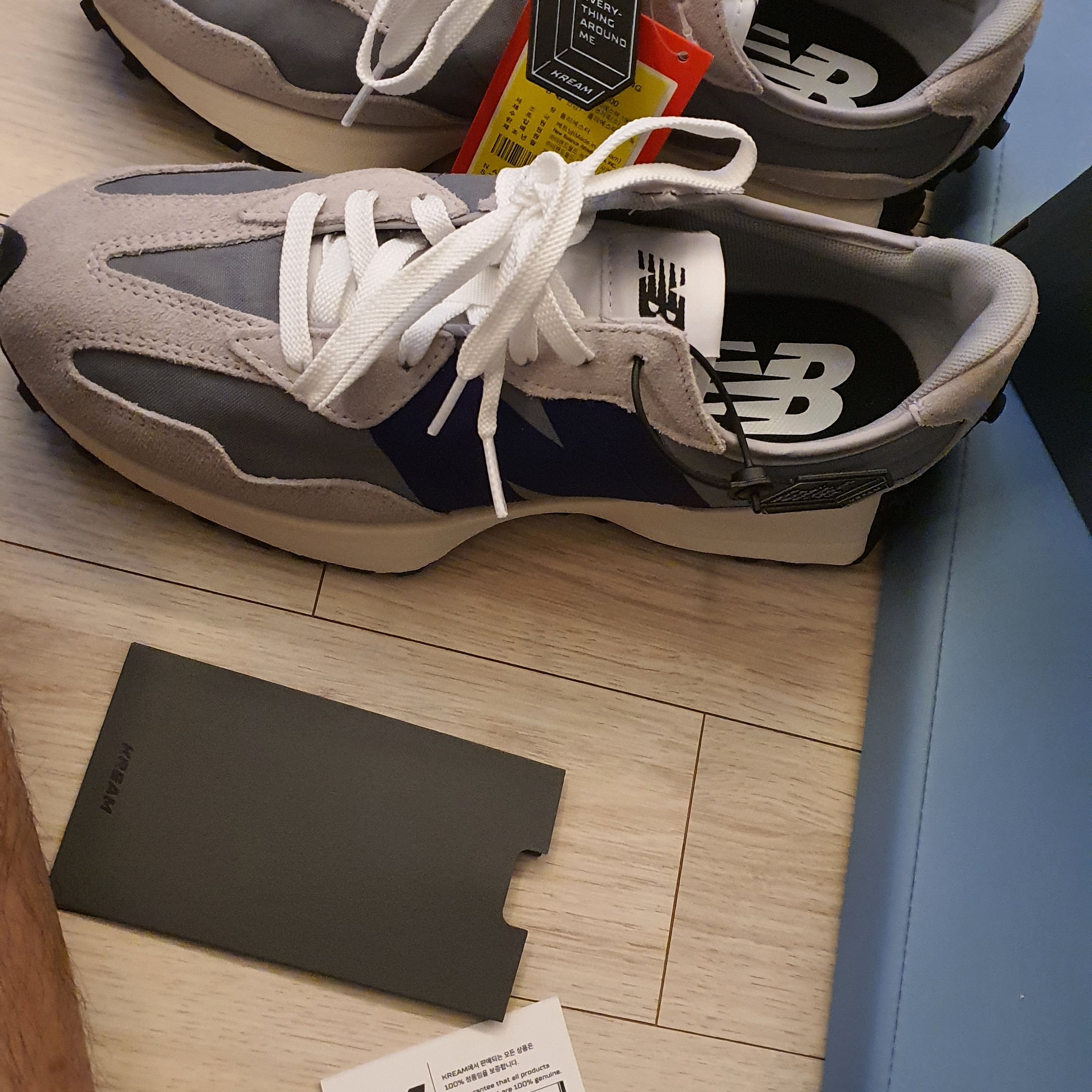 New Balance 327 Grey Purple 착용 스타일