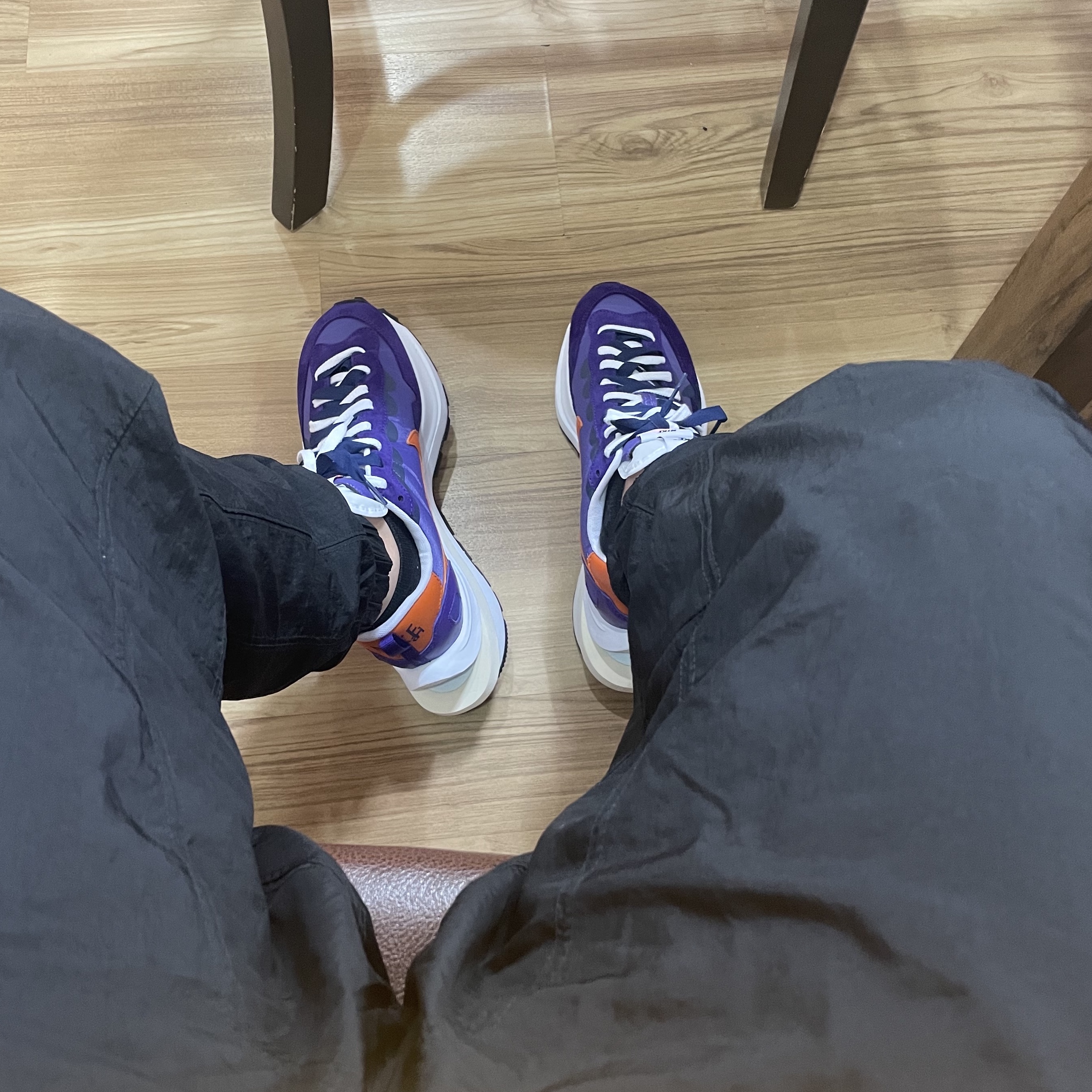 Nike x Sacai VaporWaffle Dark Iris 착용 스타일 - 2