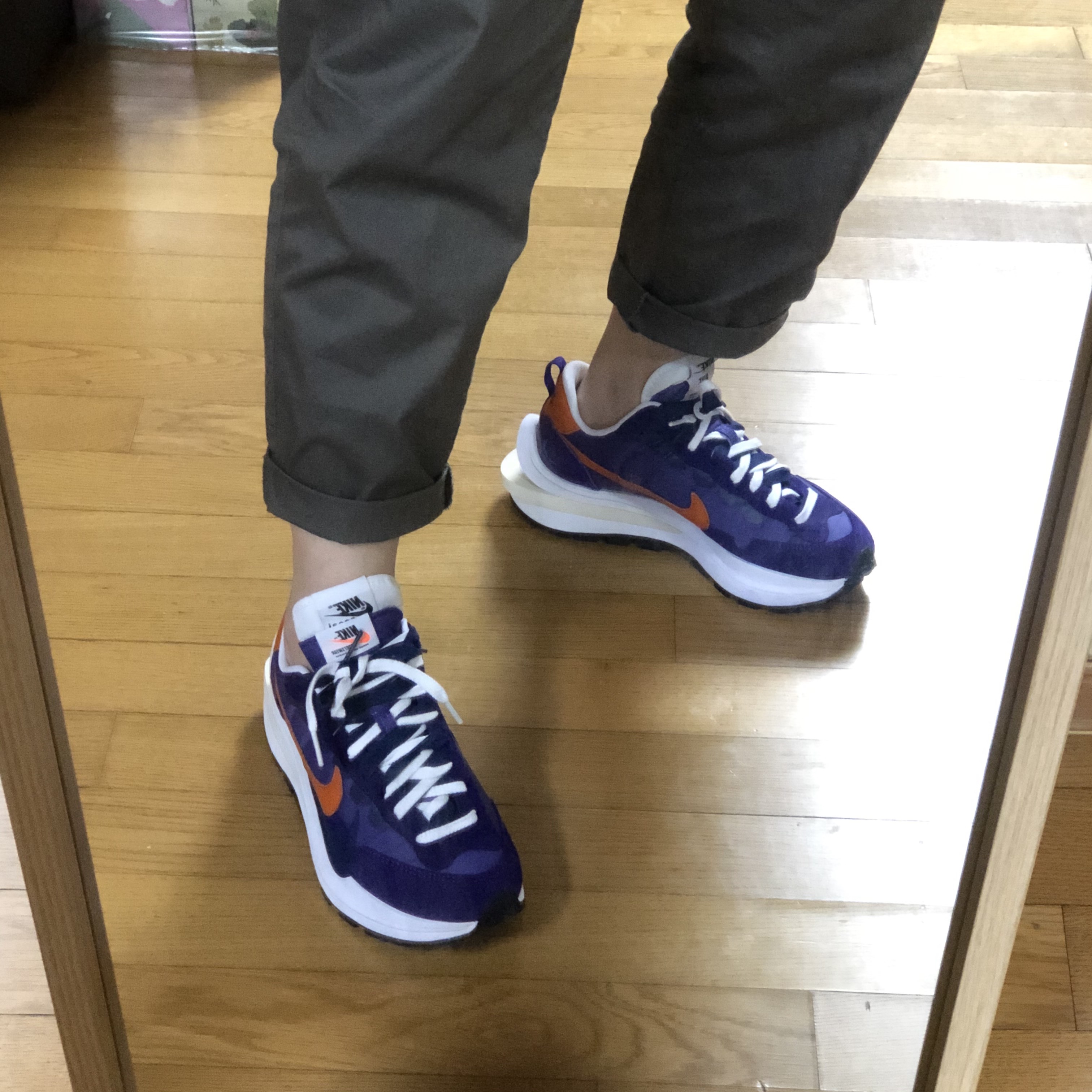 Nike x Sacai VaporWaffle Dark Iris 착용 스타일