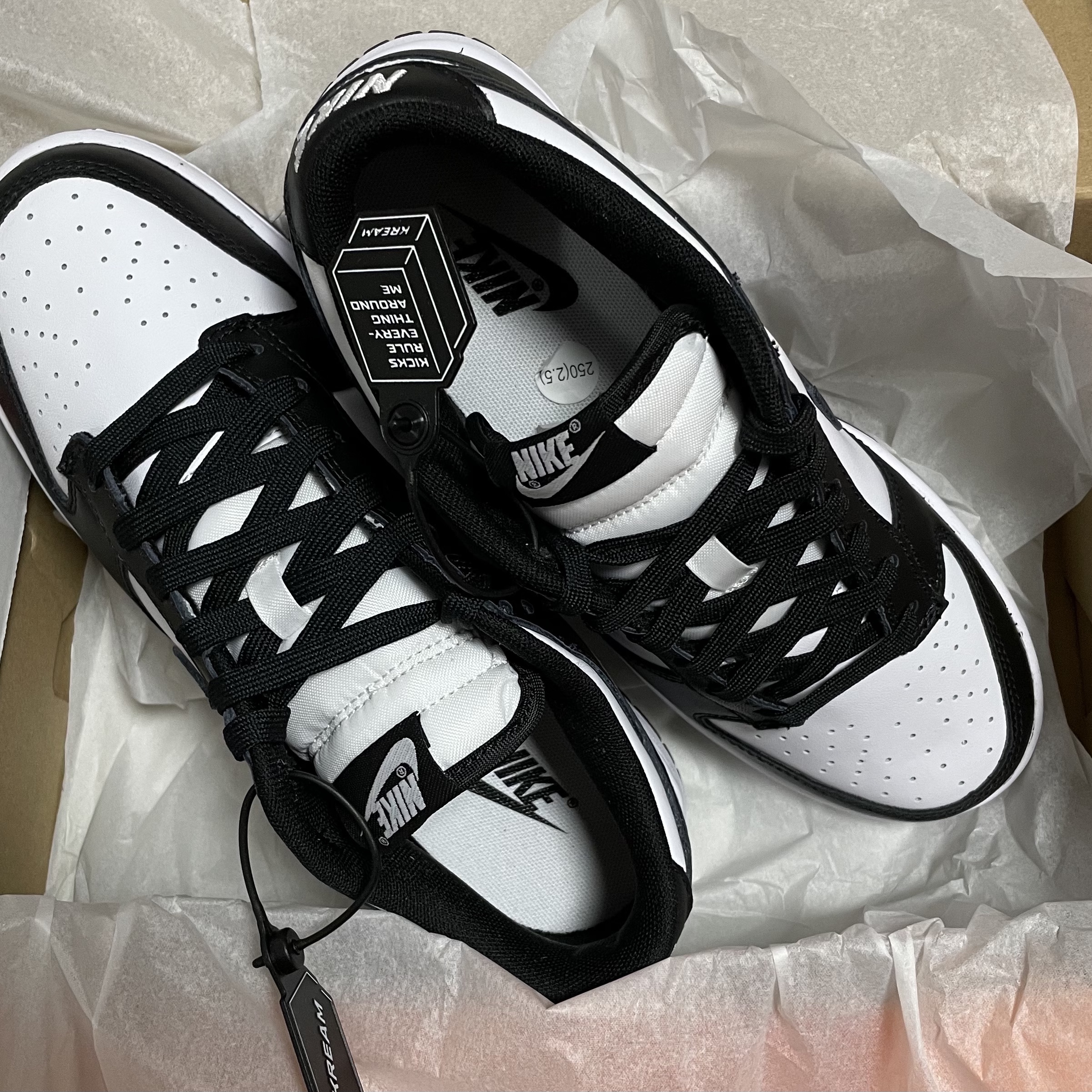 Nike Dunk Low Retro Black 착용 스타일