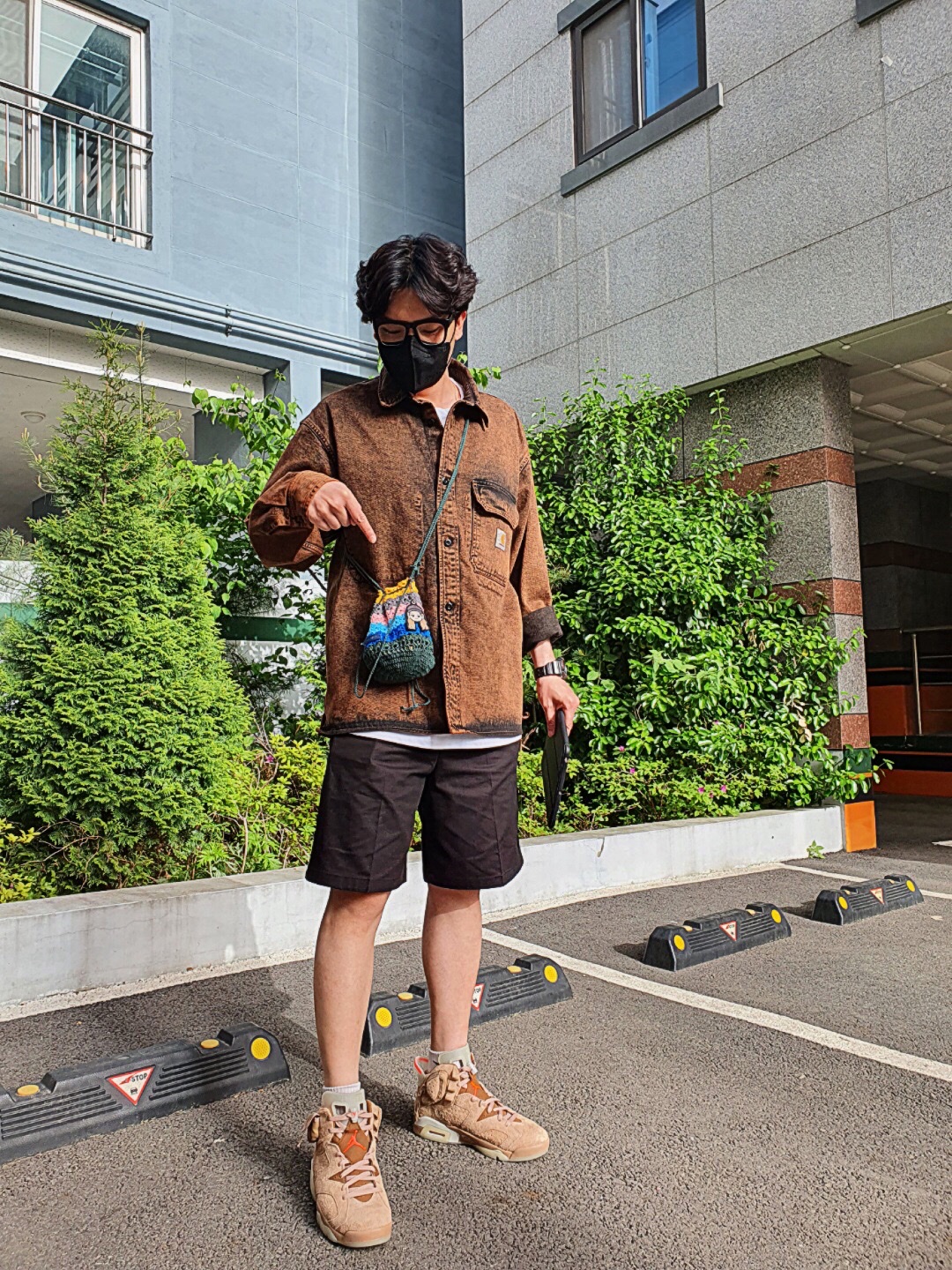 Jordan 6 x Travis Scott Retro SP British Khaki 착용 스타일