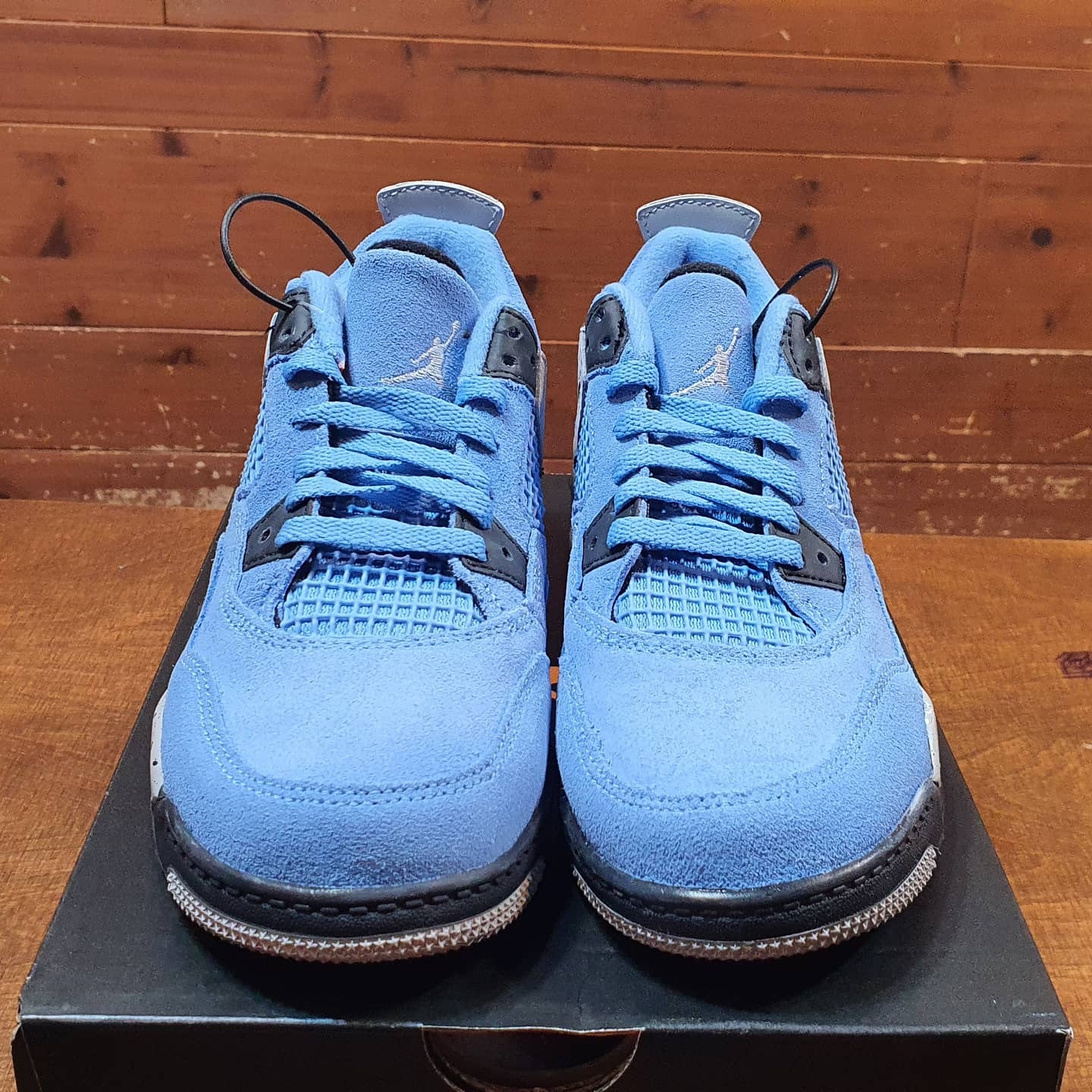 Jordan 4 Retro University Blue 착용 스타일 - 2
