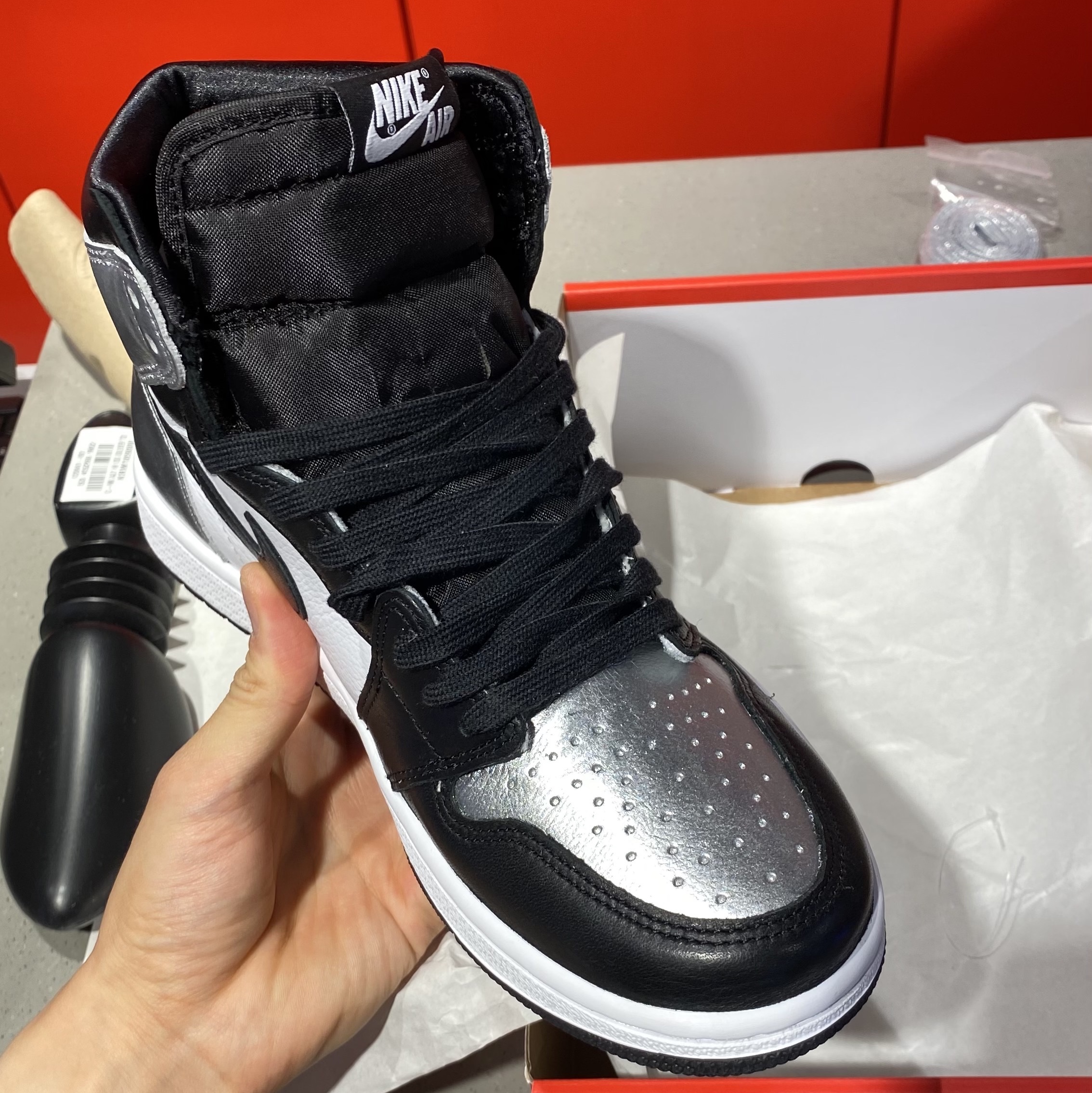 (W) Jordan 1 Retro High OG Silver Toe 착용 스타일