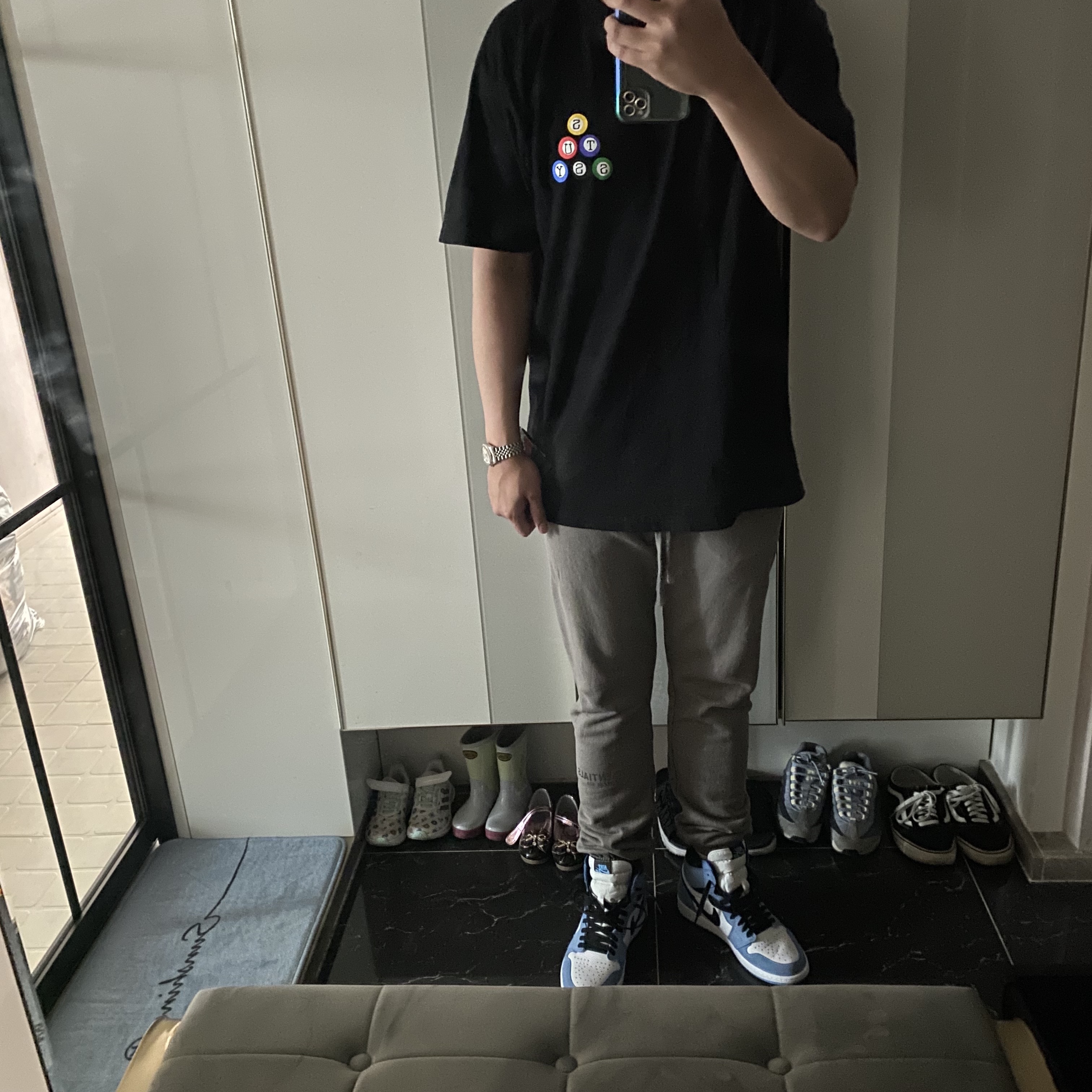 Jordan 1 Retro High OG University Blue, Essentials Sweatpants Cement - 20FW 착용 스타일