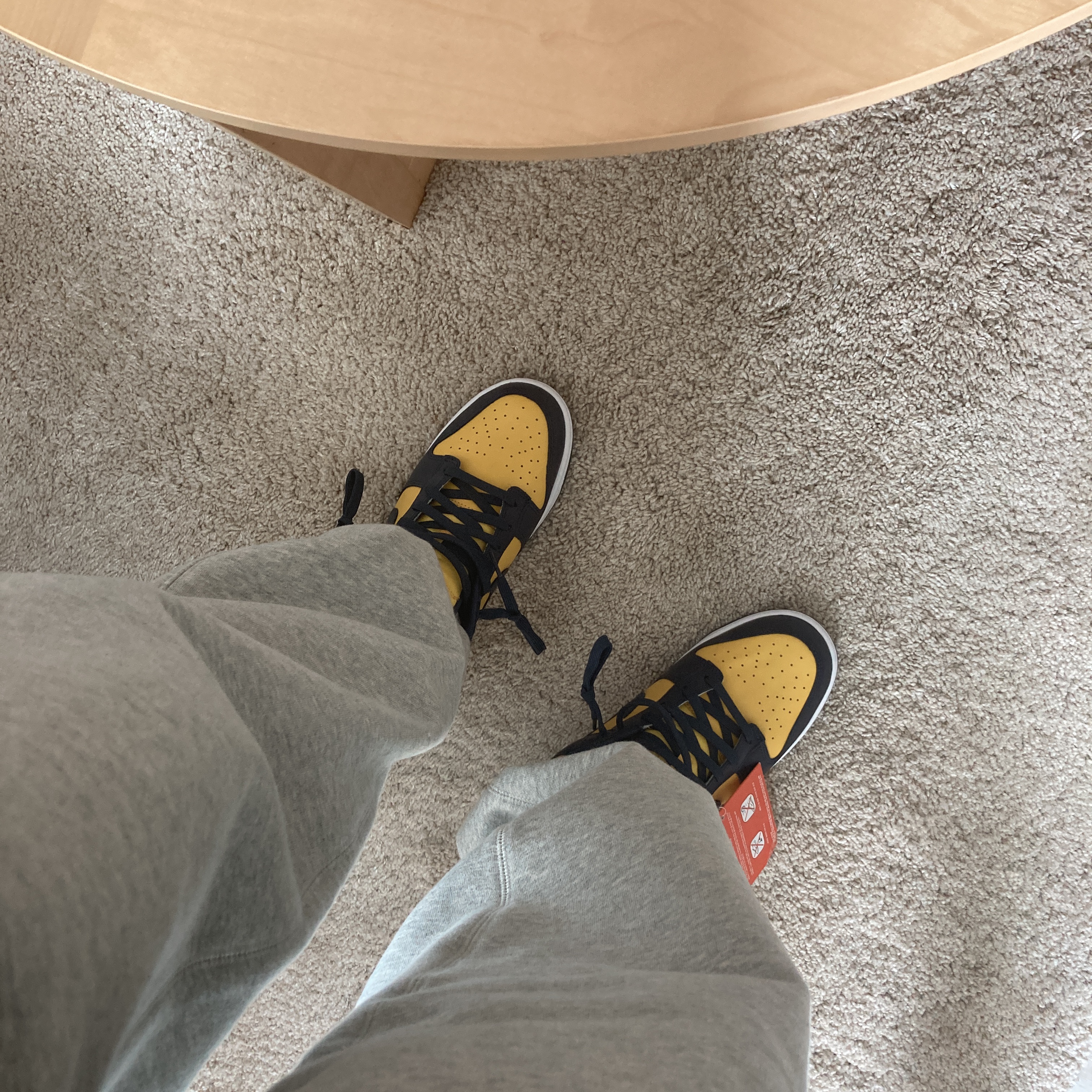 Nike Dunk Low Retro Varsity Maize 착용 스타일 - 1