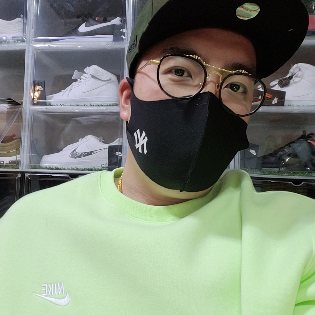 Nike Air Force 1 Low Sketch White Black, Nike x Undefeated Air Max 97 Black Volt 착용 스타일 - 1