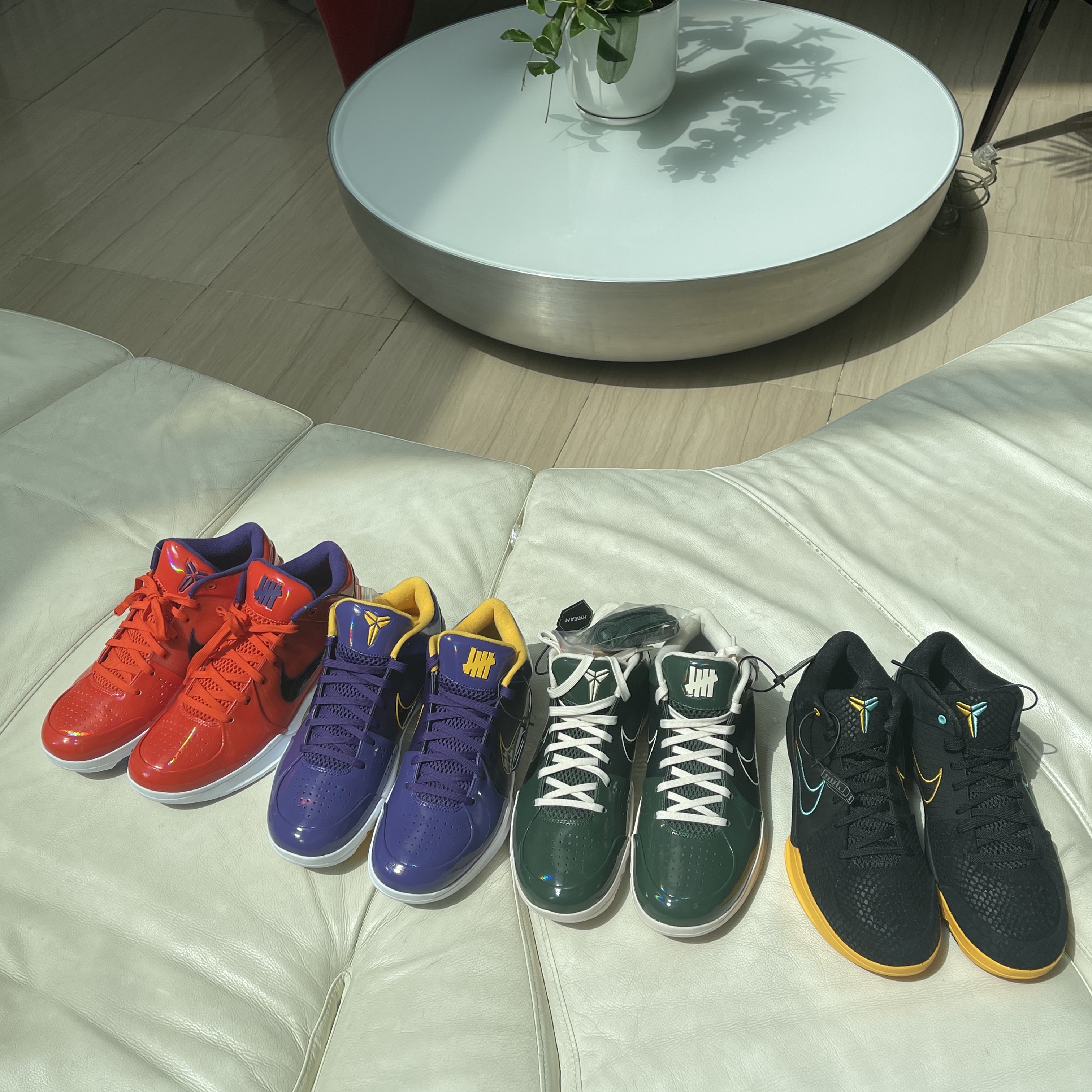 Nike x Undefeated Kobe 4 Protro Los Angeles Lakers, Nike x Undefeated Kobe 4 Protro Milwaukee Bucks 착용 스타일