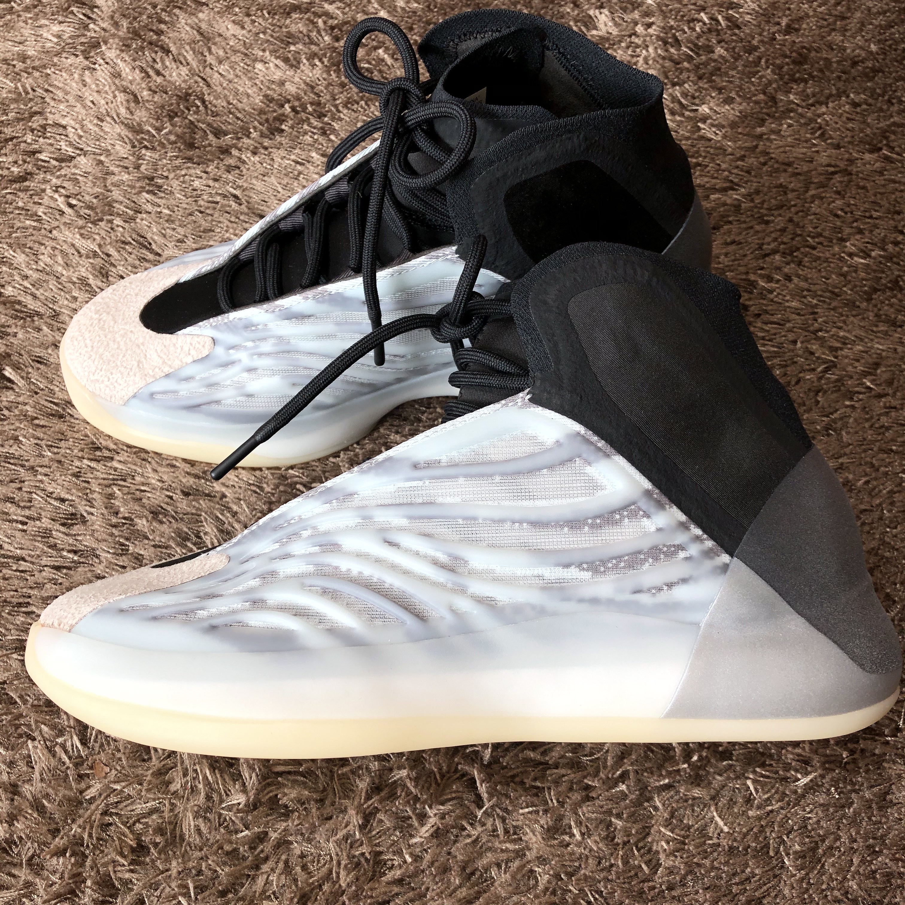 Adidas Yeezy QNTM BSKTBL 착용 스타일 - 3
