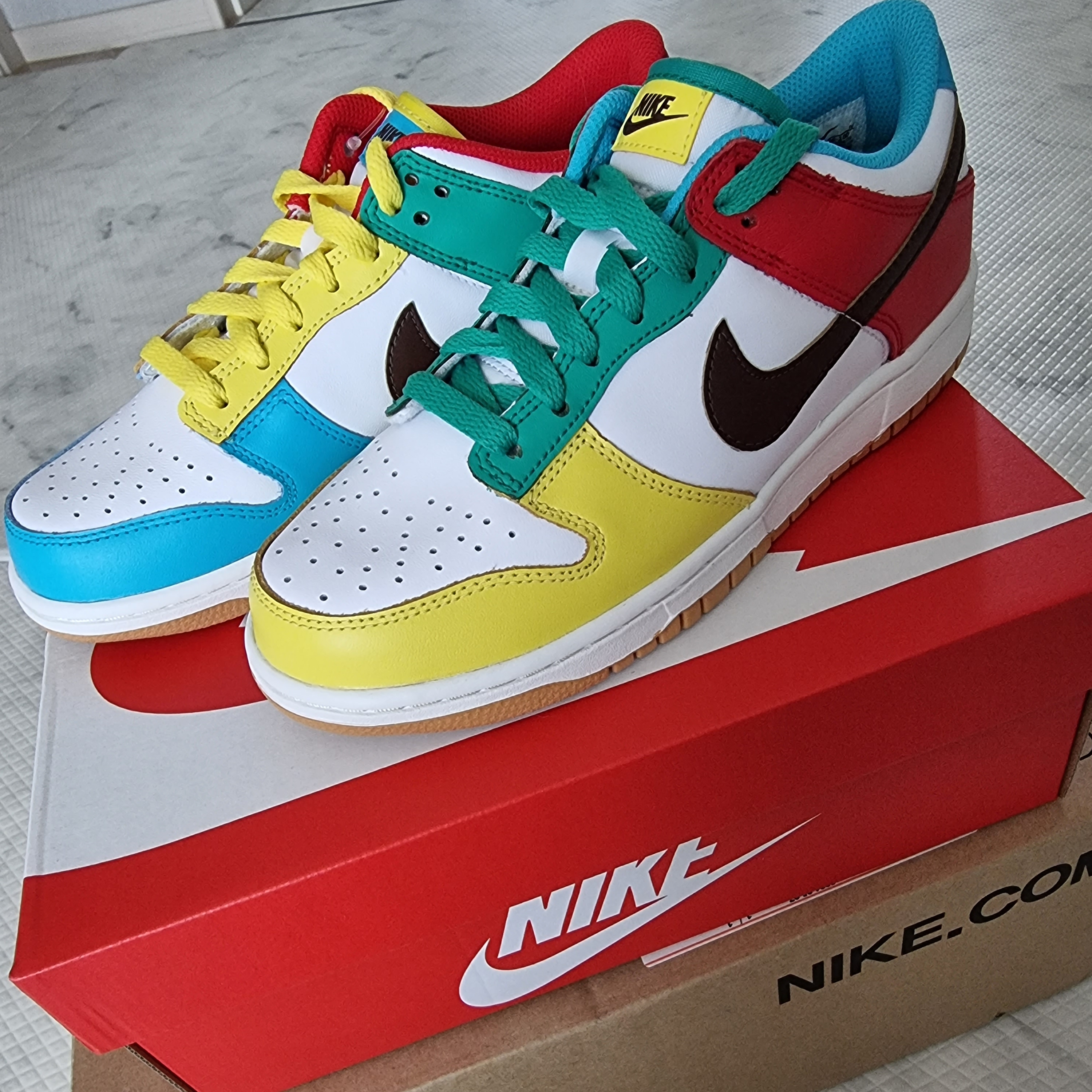 (GS) Nike Dunk Low SE Free.99 White 착용 스타일 - 1