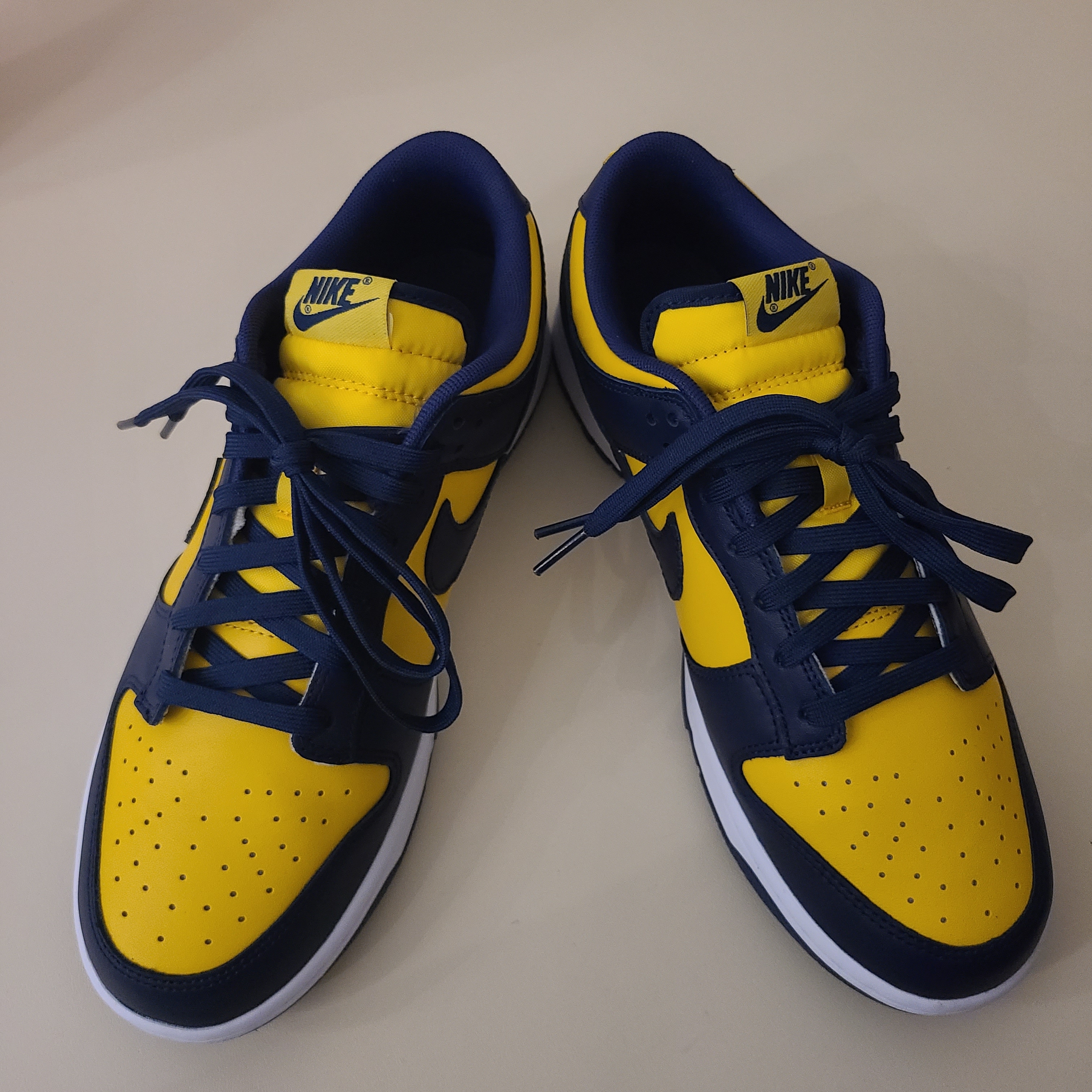 Nike Dunk Low Retro Varsity Maize 착용 스타일
