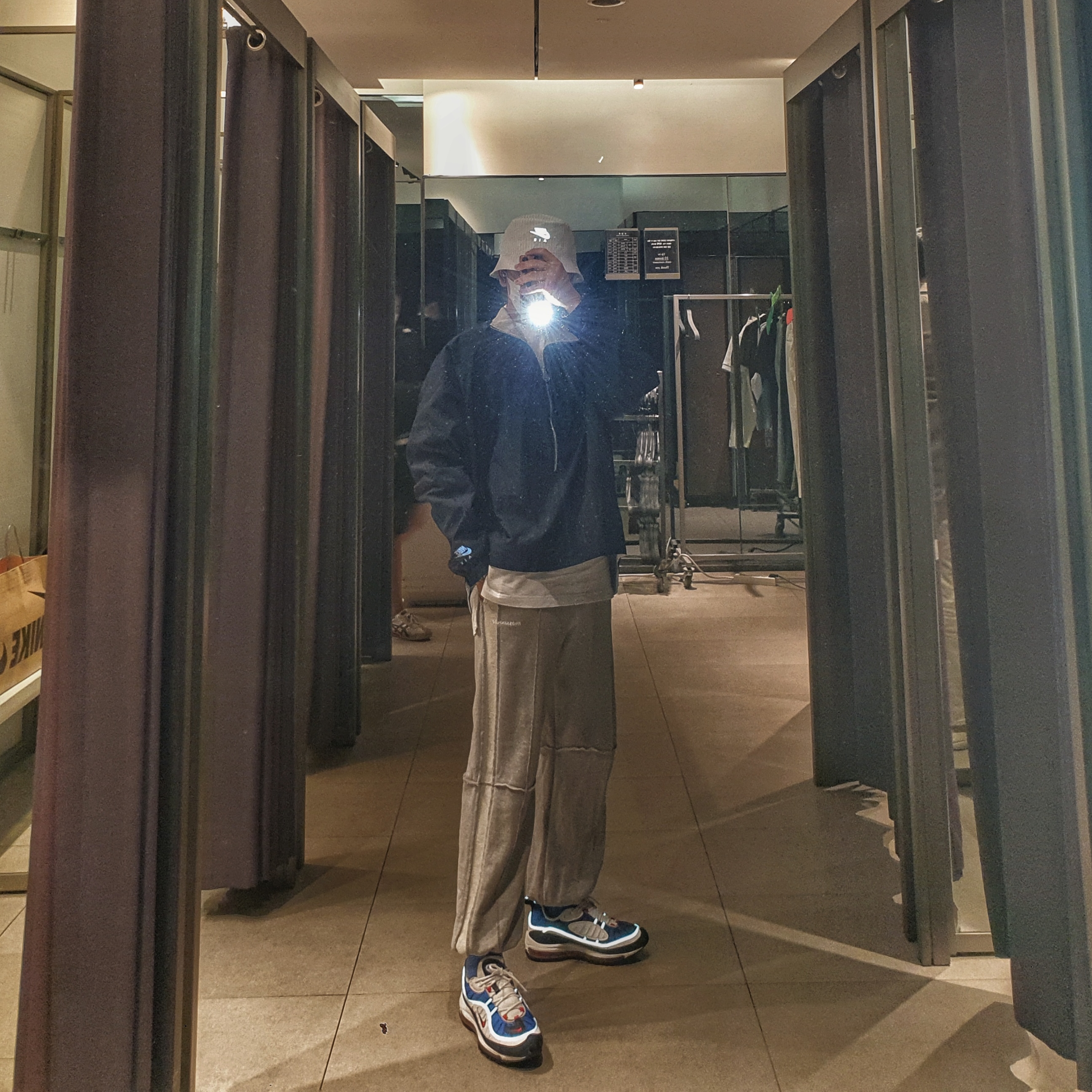 Nike x Kim Jones Bucket Hat White, Nike x Kim Jones Reversible Wind Breaker Navy - US/EU 착용 스타일 - 3