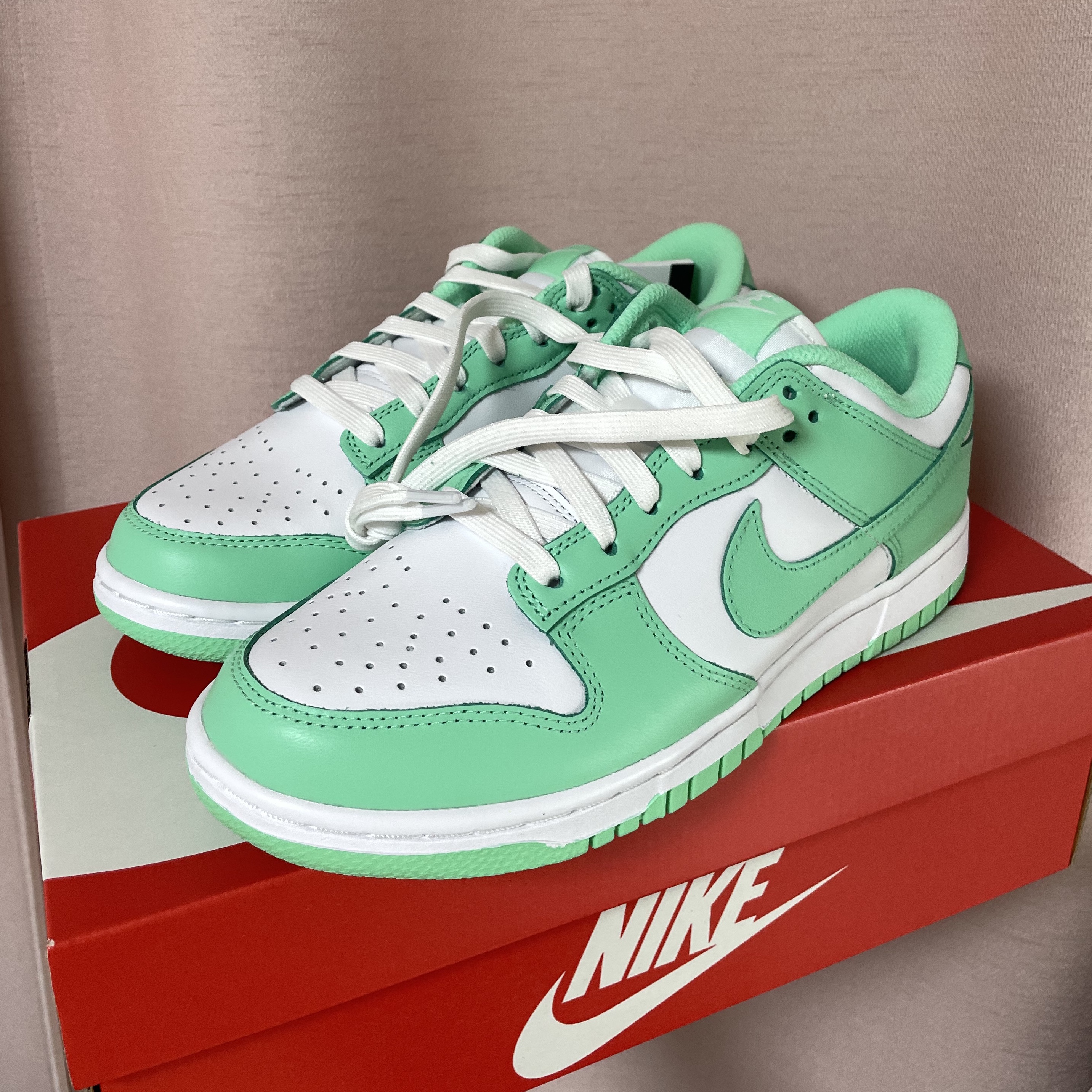(W) Nike Dunk Low Green Glow 착용 스타일