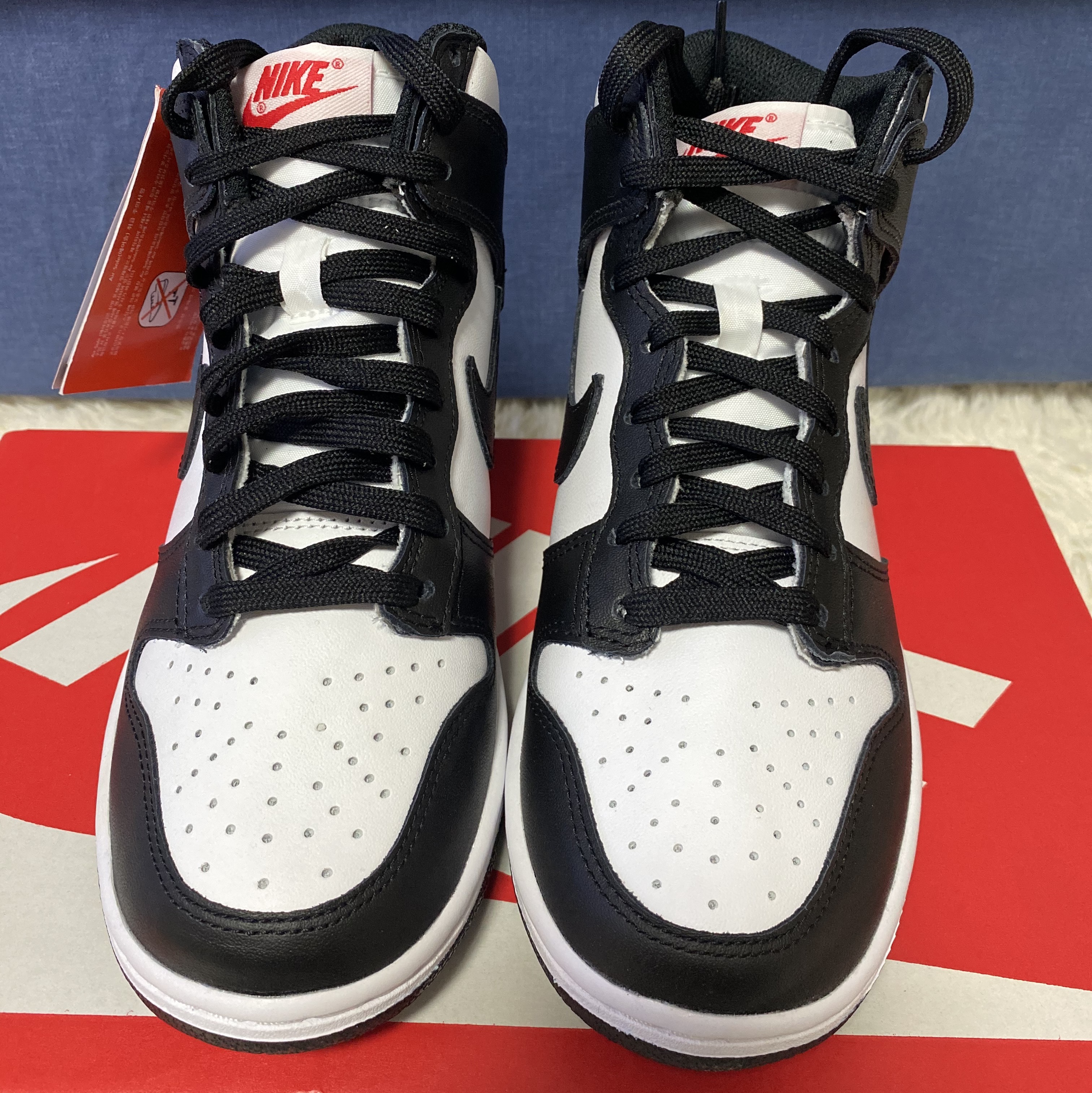 (W) Nike Dunk High Black and White 착용 스타일 - 2