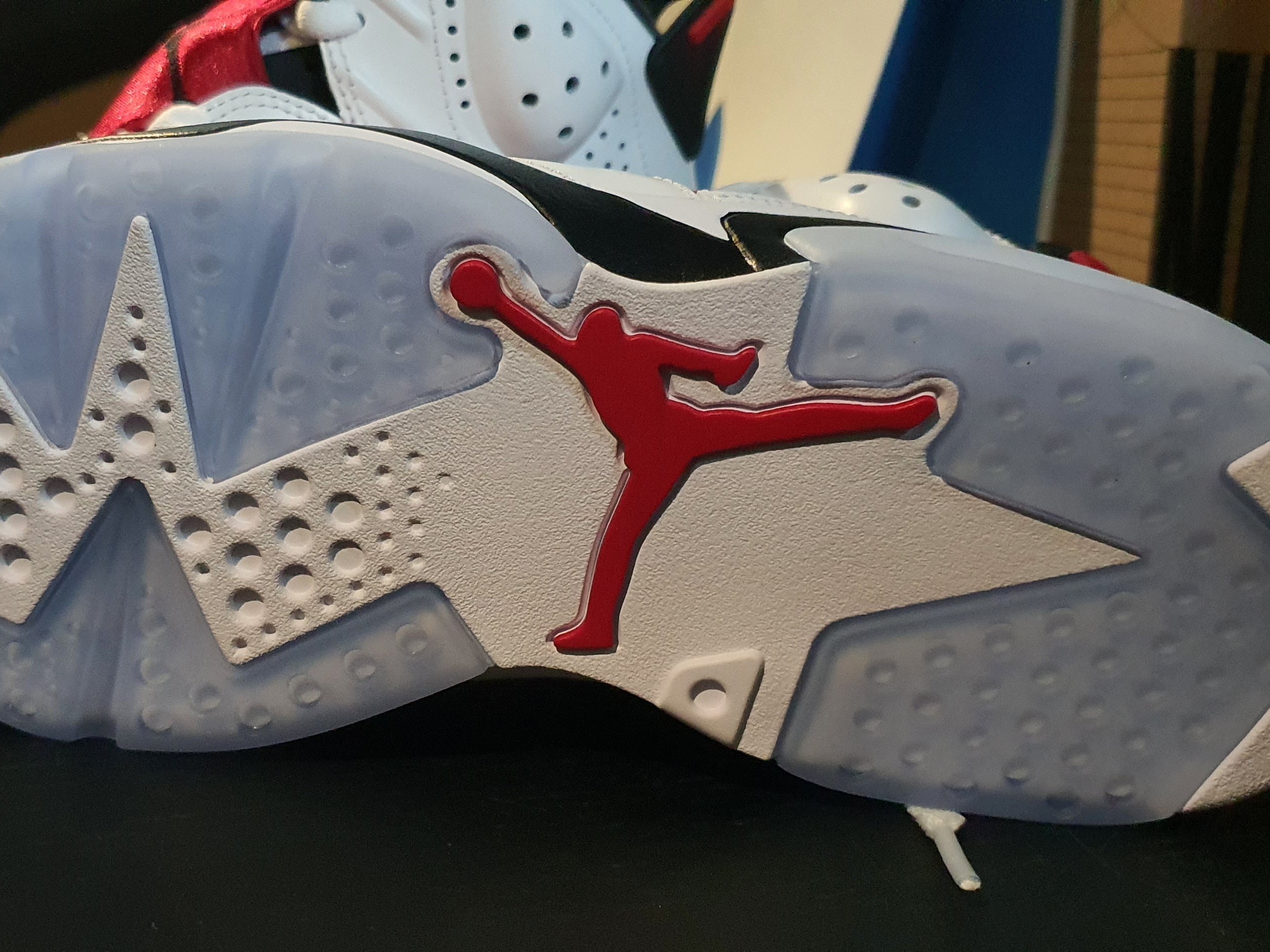 Jordan 6 Retro Carmine 2021 착용 스타일 - 2
