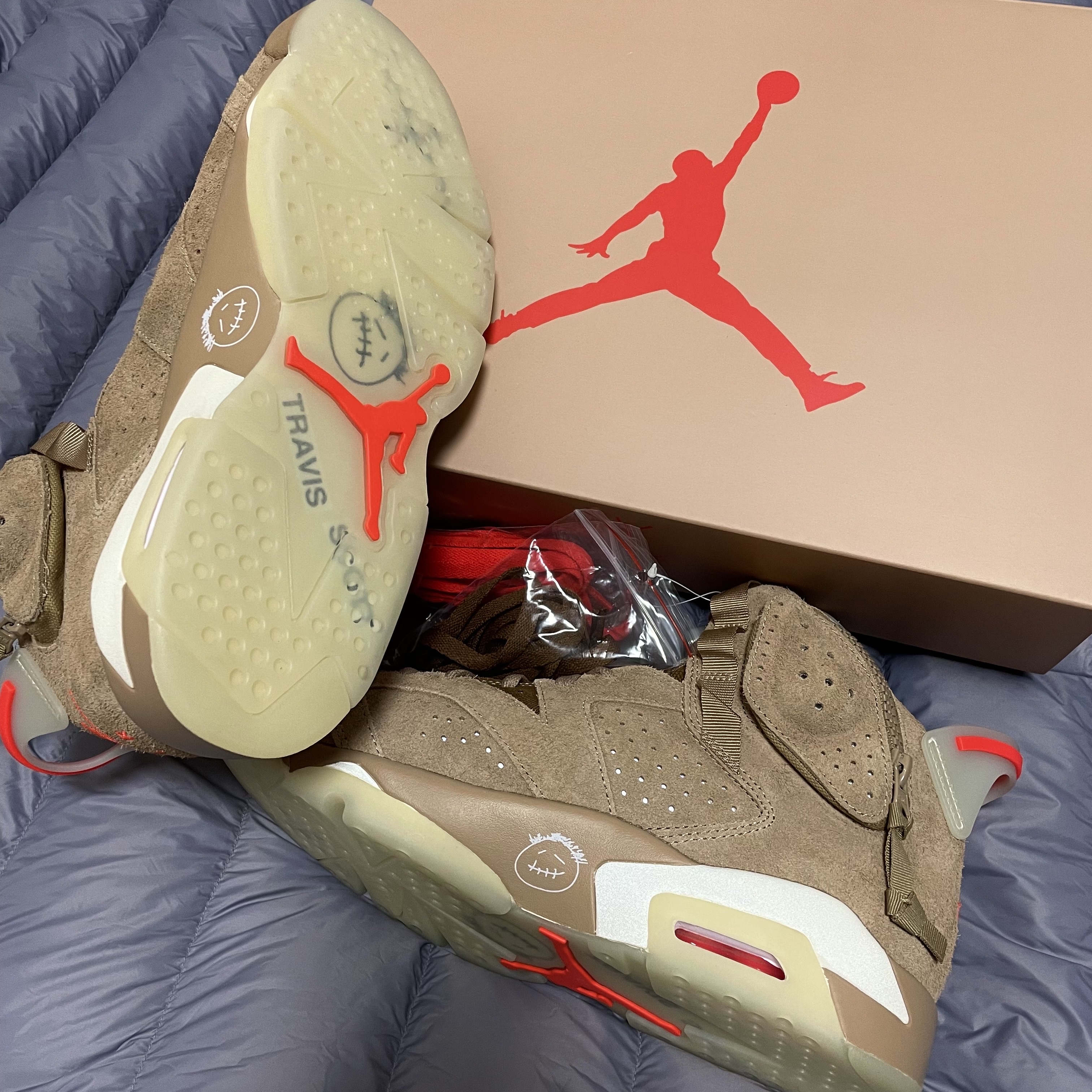 Jordan 6 x Travis Scott Retro SP British Khaki 착용 스타일