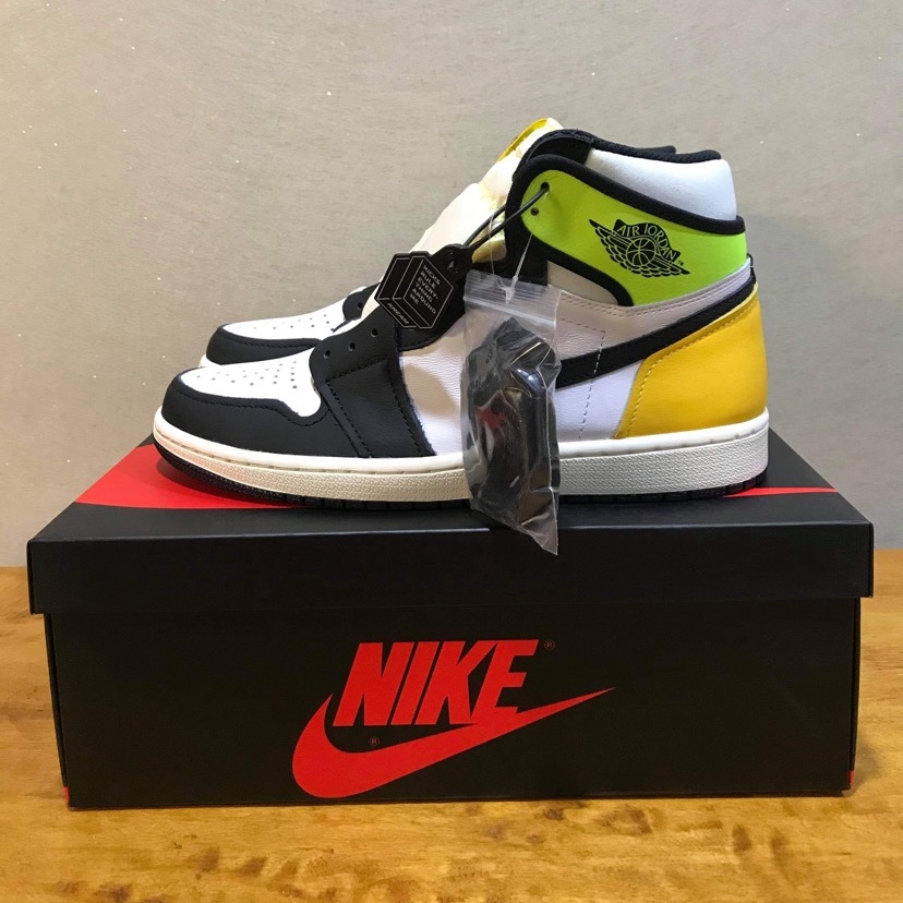 Jordan 1 Retro High OG Volt Gold 착용 스타일 - 2