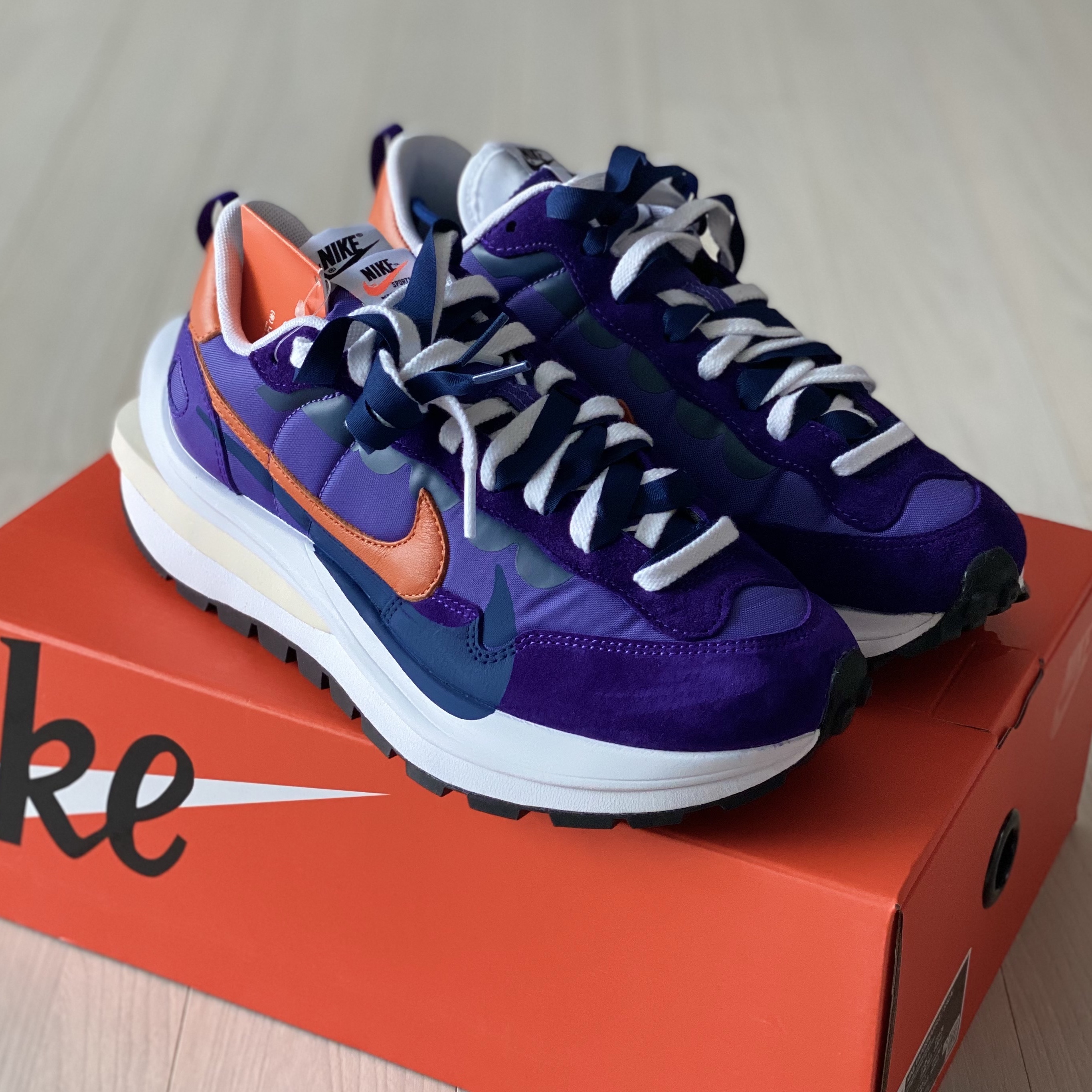 Nike x Sacai VaporWaffle Dark Iris 착용 스타일