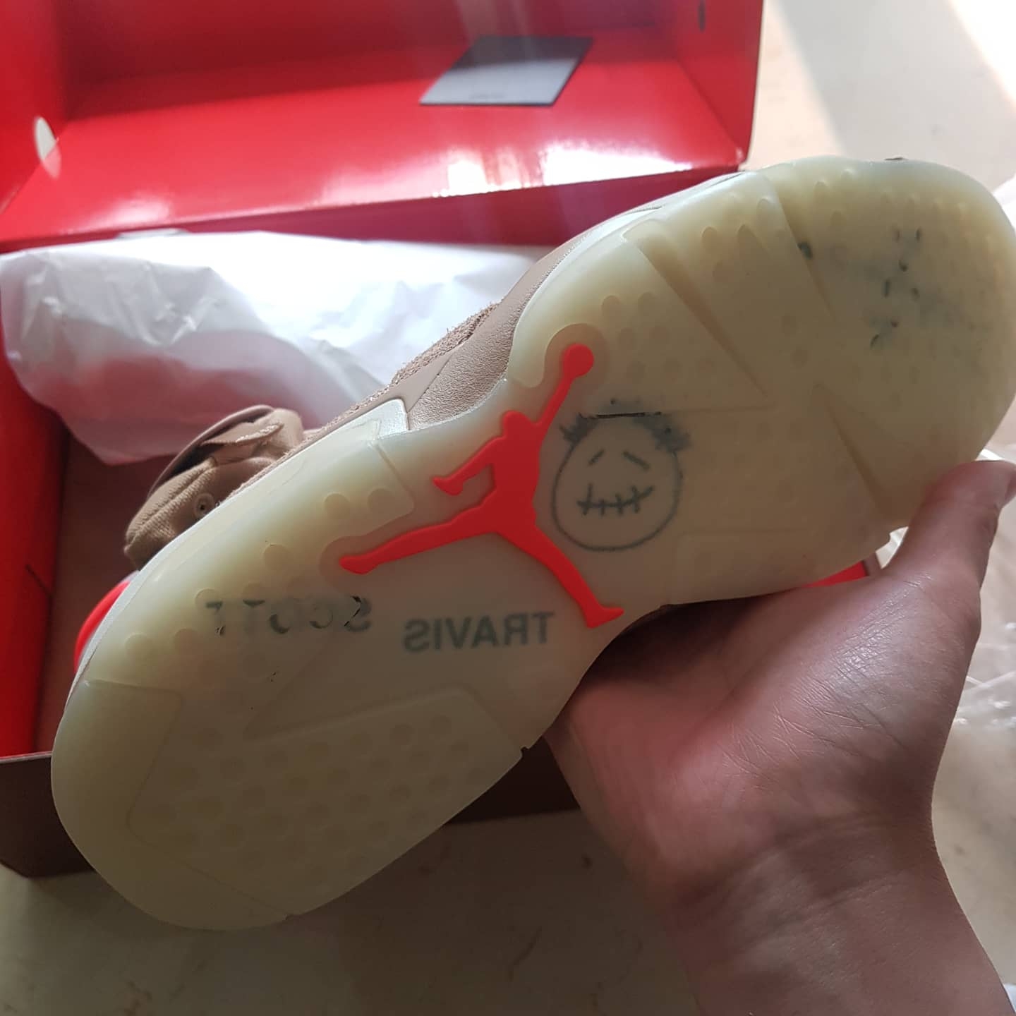 Jordan 6 x Travis Scott Retro SP British Khaki 착용 스타일 - 1