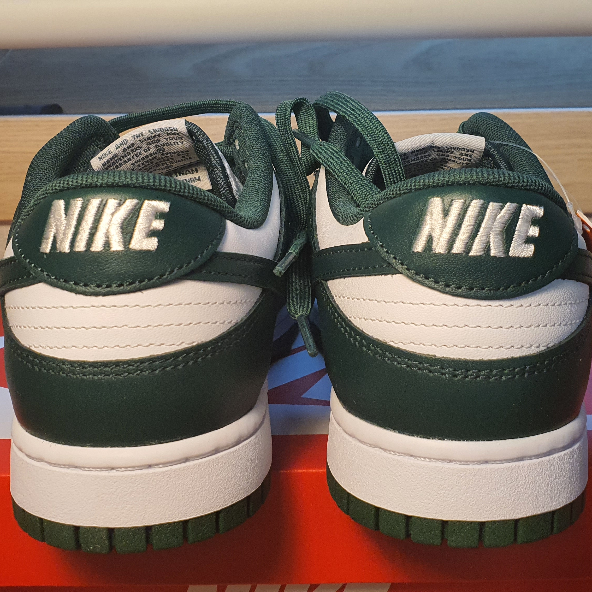 Nike Dunk Low Retro Varsity Green 착용 스타일 - 3