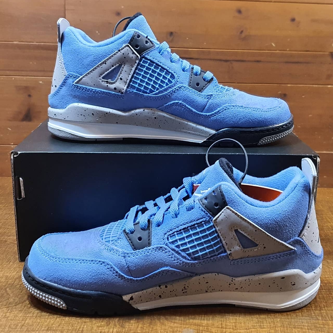 Jordan 4 Retro University Blue 착용 스타일 - 5