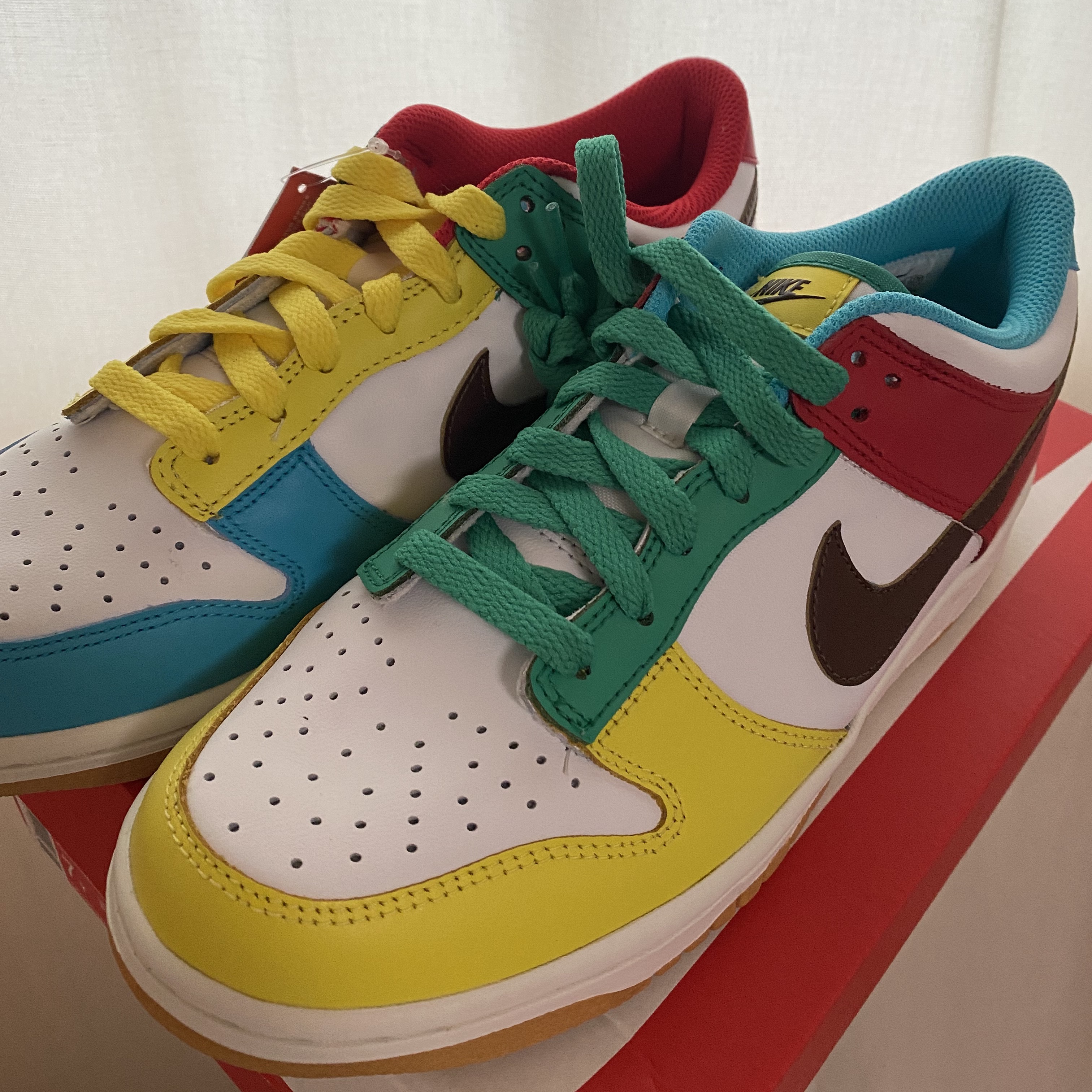 Nike Dunk Low SE Free.99 White, (GS) Nike Dunk Low SE Free.99 White 착용 스타일 - 4