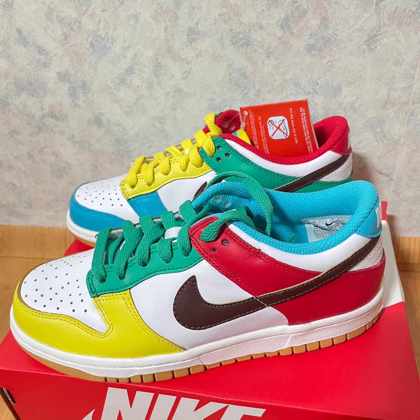 Nike Dunk Low SE Free.99 White, (GS) Nike Dunk Low SE Free.99 White 착용 스타일 - 3