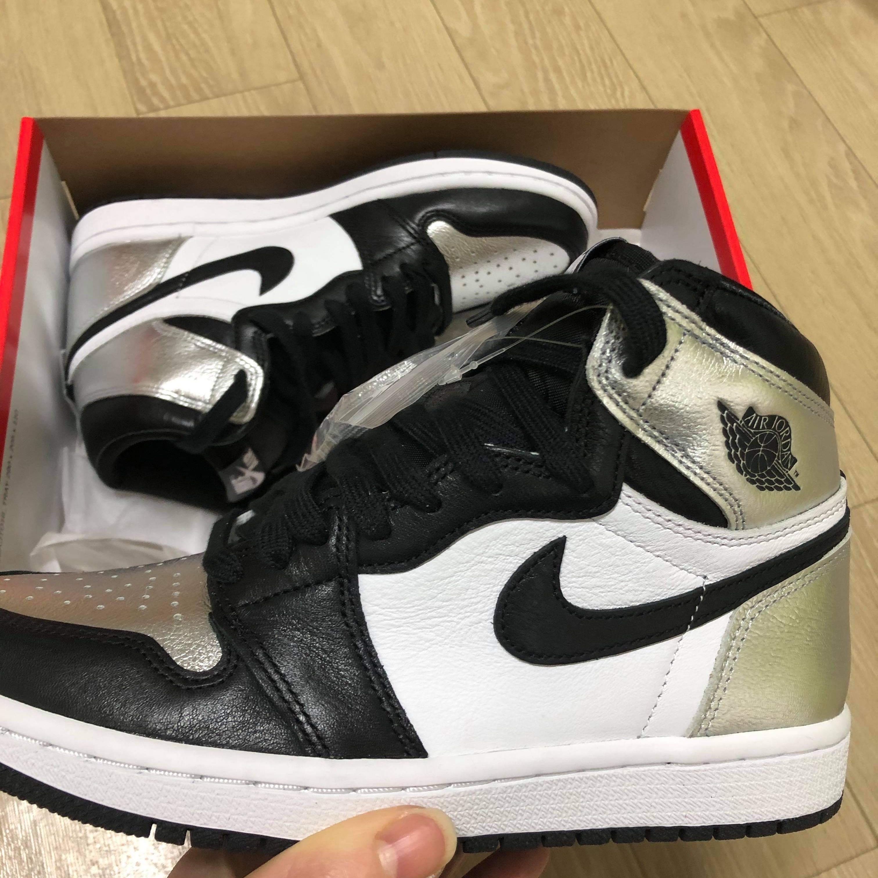 (W) Jordan 1 Retro High OG Silver Toe 착용 스타일 - 2
