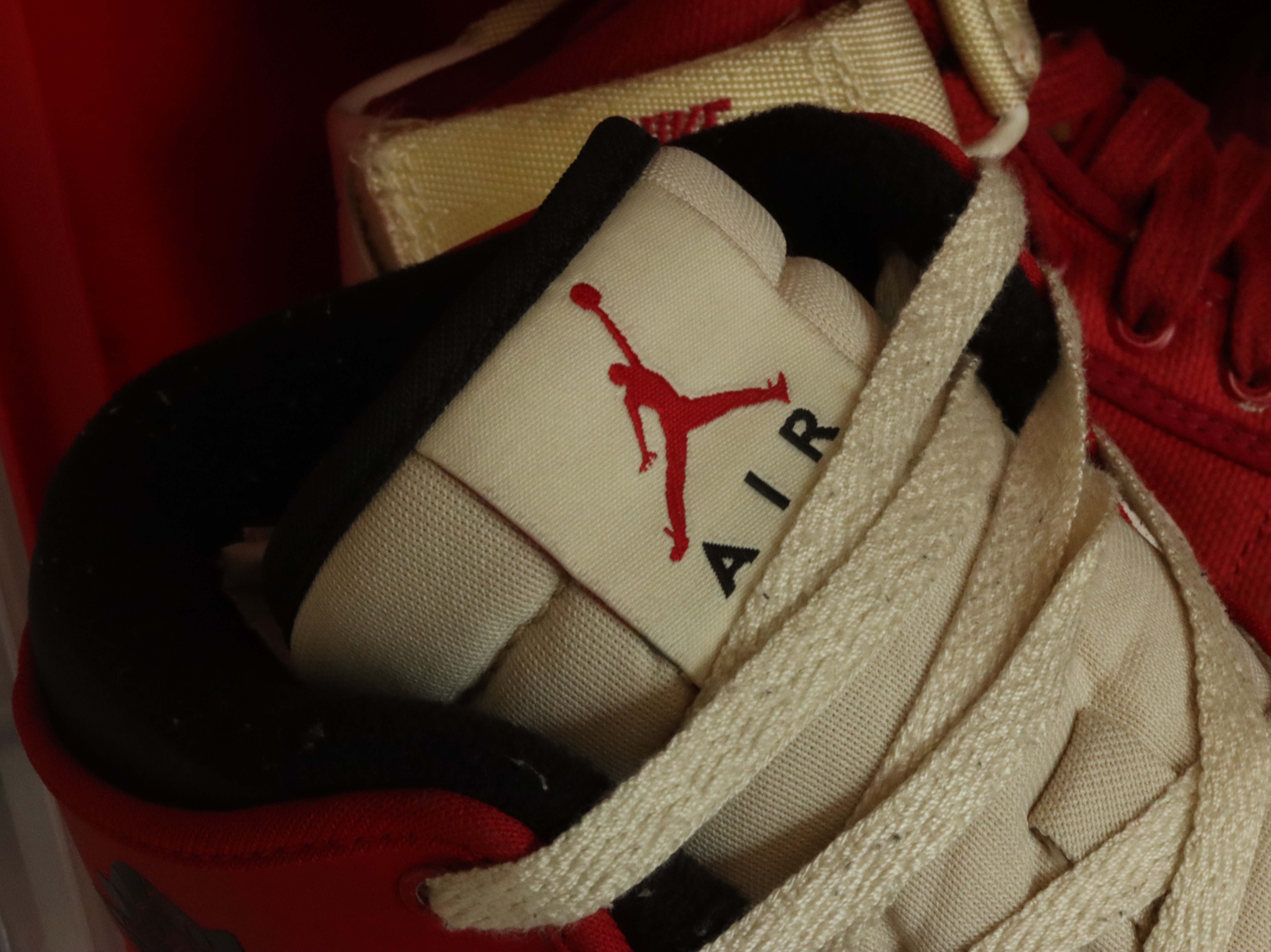 Jordan 1 Retro KO High Chicago Vintage 착용 스타일 - 3